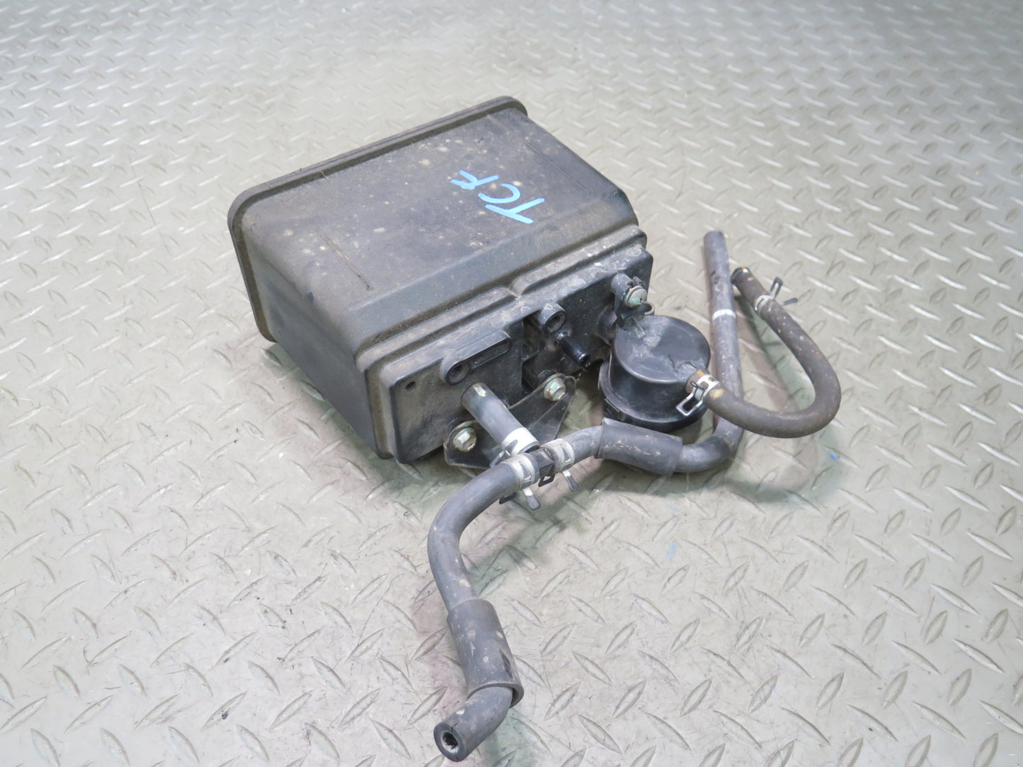 99-01 Toyota Crown JZS175 Fuel Evap Vapor Charcoal Canister OEM