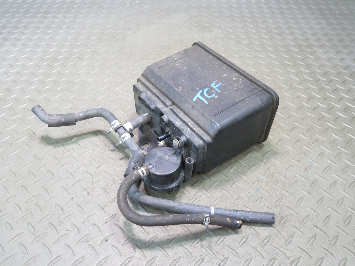 99-01 Toyota Crown JZS175 Fuel Evap Vapor Charcoal Canister OEM