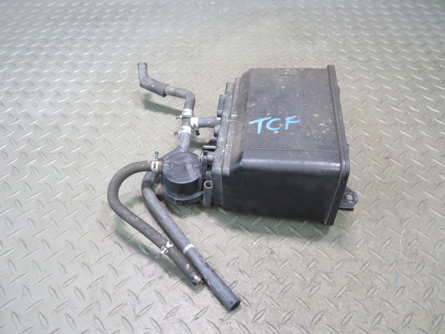 99-01 Toyota Crown JZS175 Fuel Evap Vapor Charcoal Canister OEM