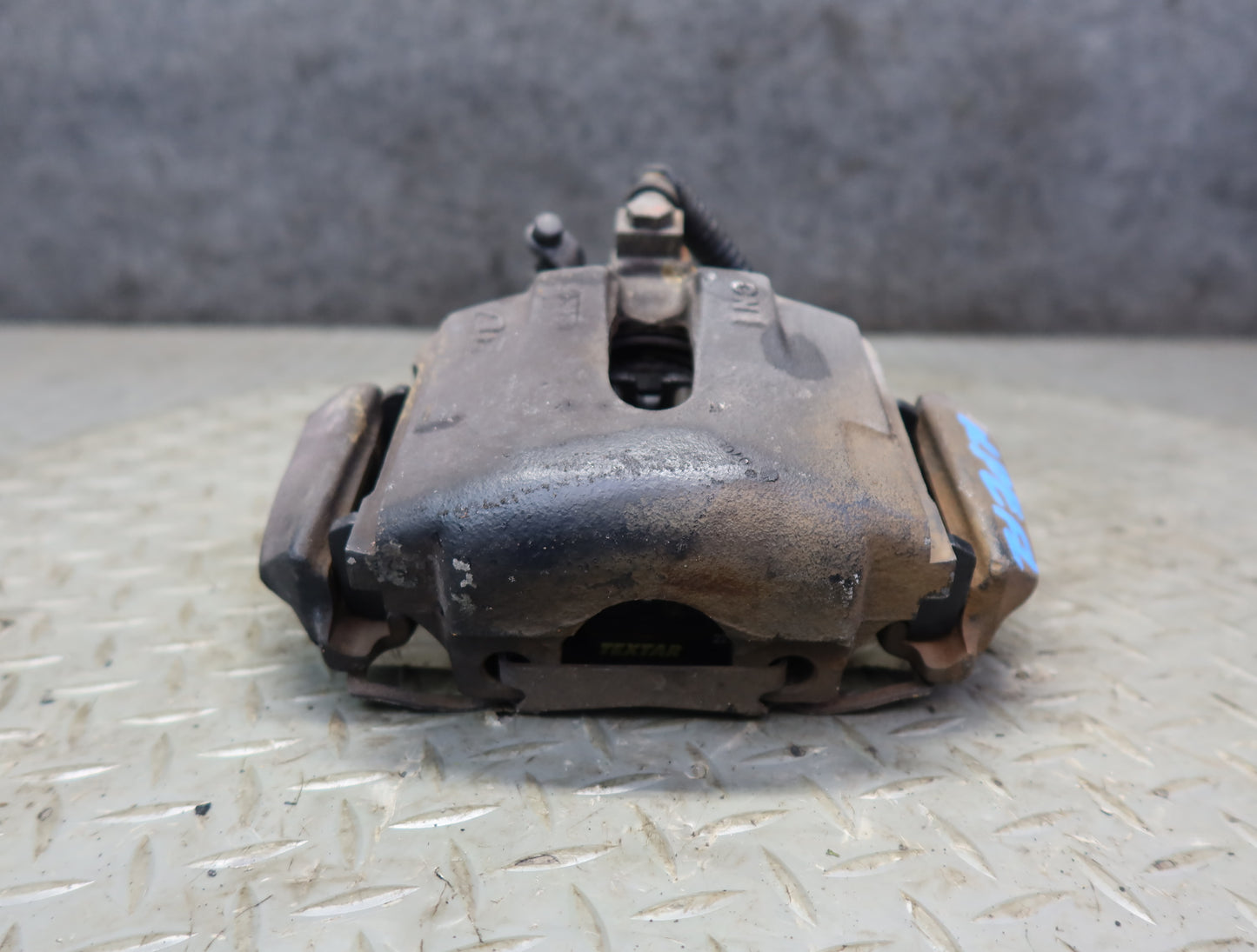1984-1985 Porsche 928 Front Left & Right Brake Caliper Set of 2