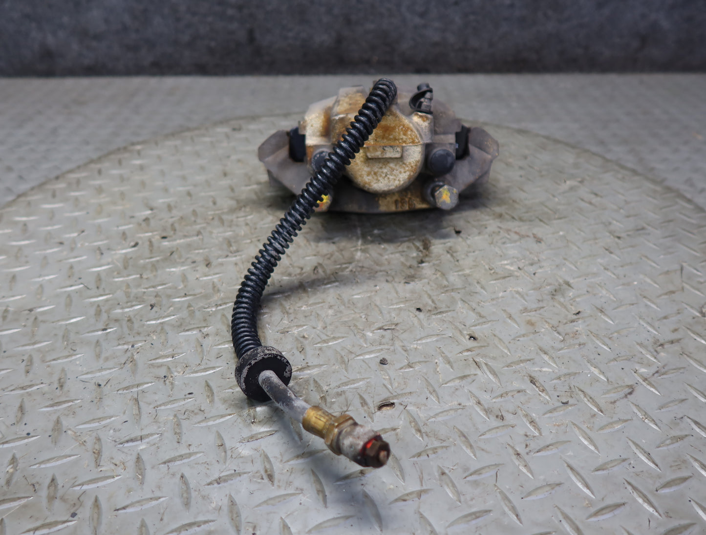 1984-1985 Porsche 928 Front Left & Right Brake Caliper Set of 2