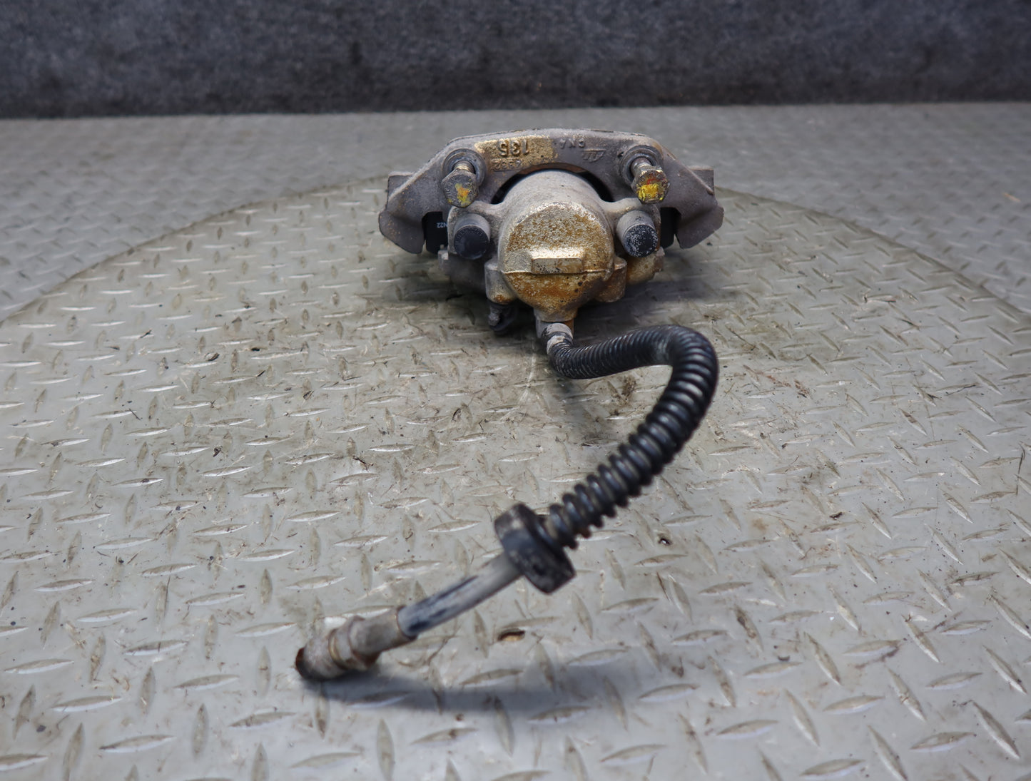 1984-1985 Porsche 928 Front Left & Right Brake Caliper Set of 2