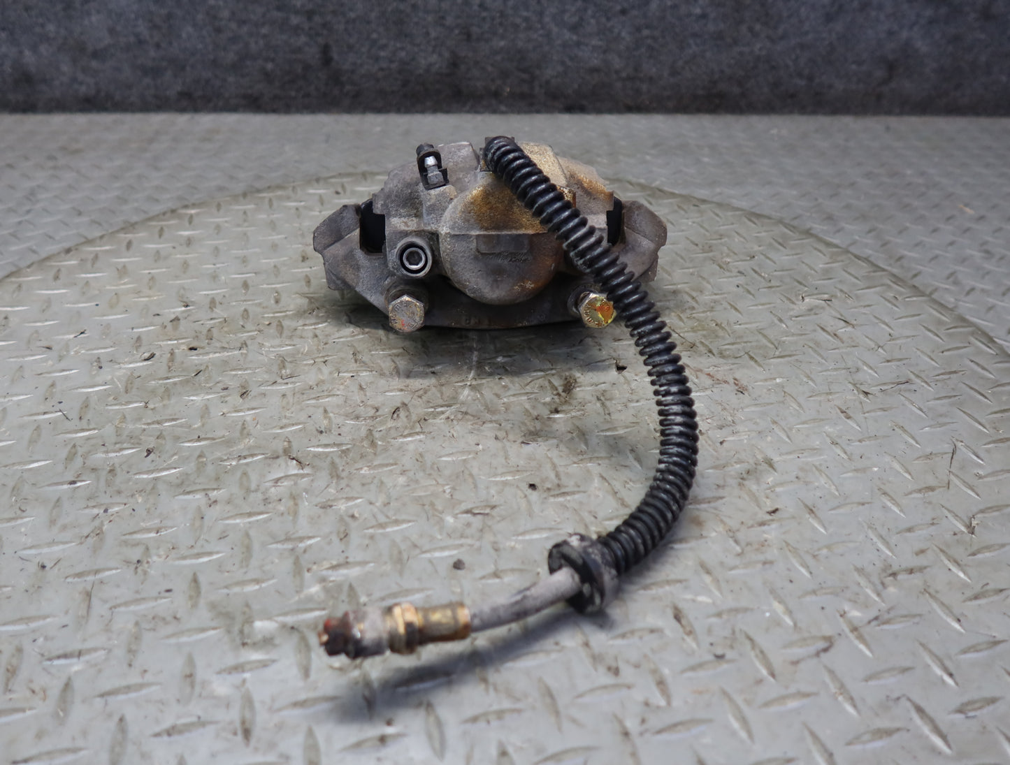1984-1985 Porsche 928 Front Left & Right Brake Caliper Set of 2