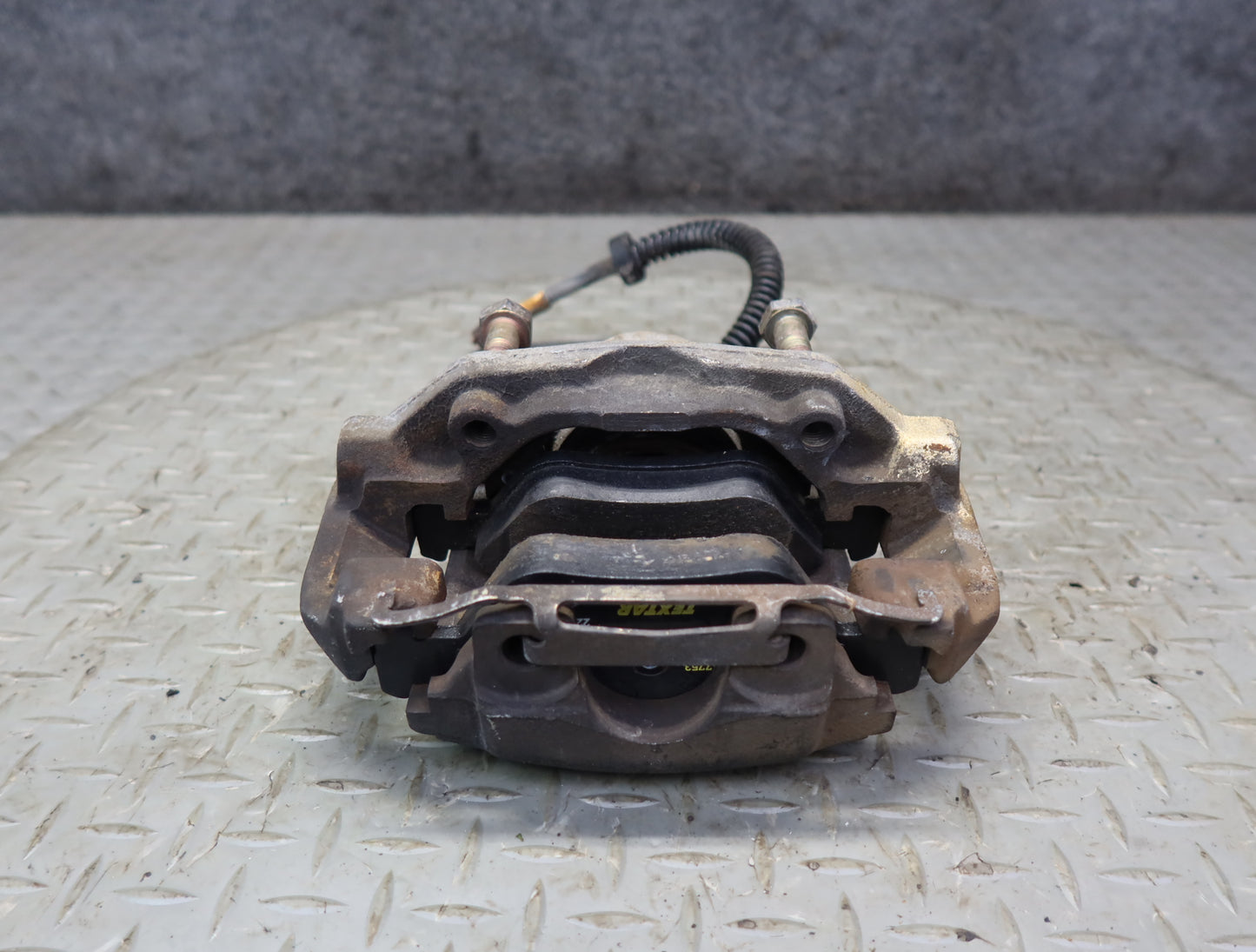 1984-1985 Porsche 928 Front Left & Right Brake Caliper Set of 2