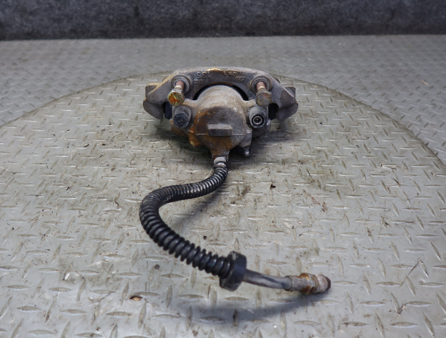 1984-1985 Porsche 928 Front Left & Right Brake Caliper Set of 2