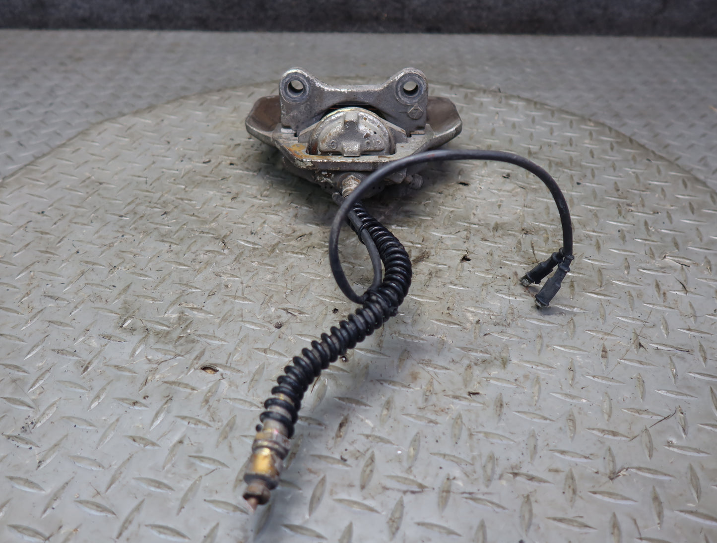 1984-1985 Porsche 928 Rear Left & Right Brake Caliper Set of 2