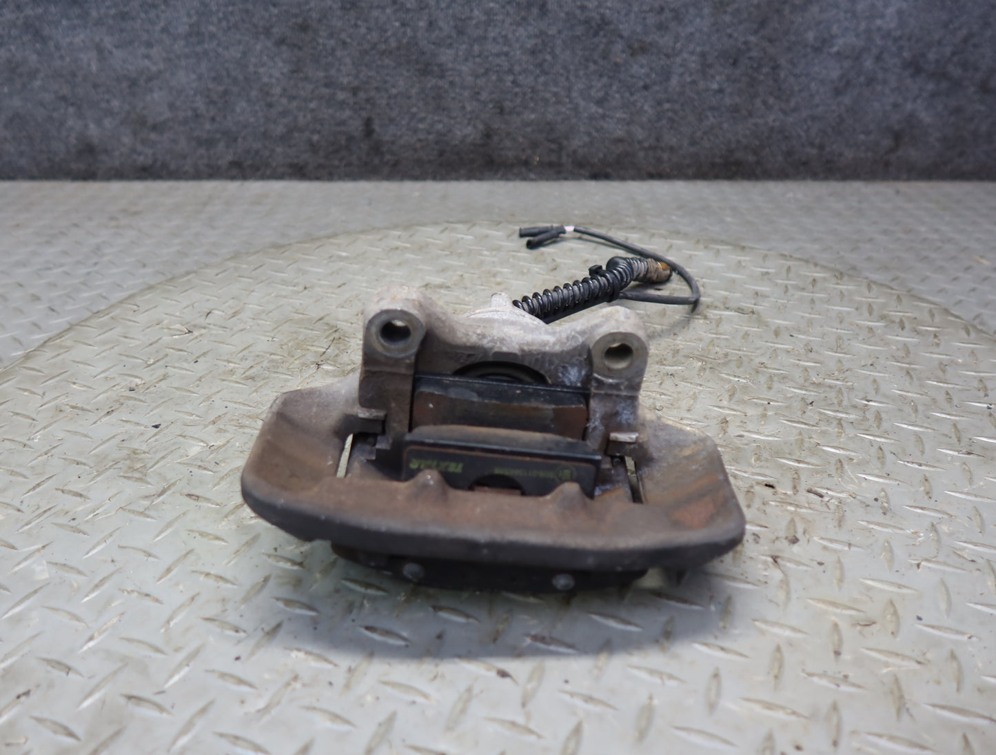 1984-1985 Porsche 928 Rear Left & Right Brake Caliper Set of 2