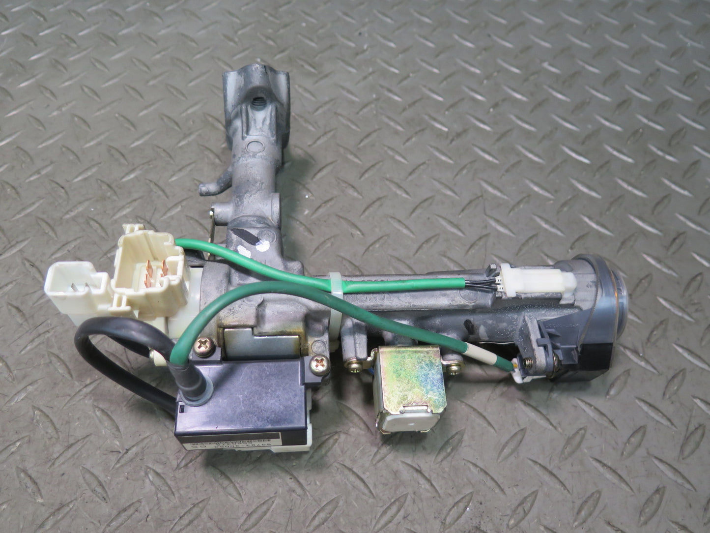 99-01 Toyota Crown JZS175 Ignition Trunk Door Glove Lock Cylinder KEY Set OEM