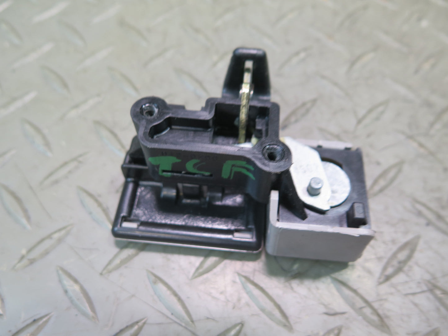 99-01 Toyota Crown JZS175 Ignition Trunk Door Glove Lock Cylinder KEY Set OEM