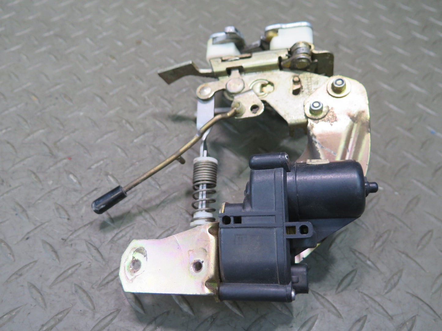 1984-1991 Porsche 928 Right Door Lock Latch Actuator 92853715403