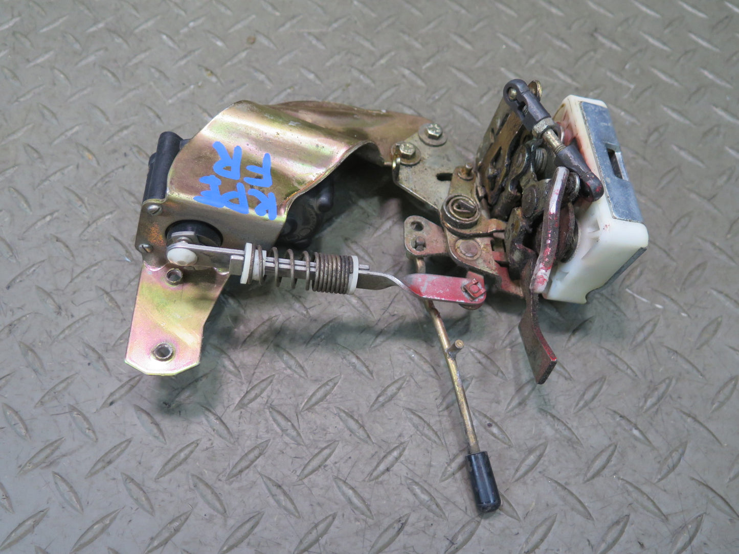 1984-1991 Porsche 928 Right Door Lock Latch Actuator 92853715403