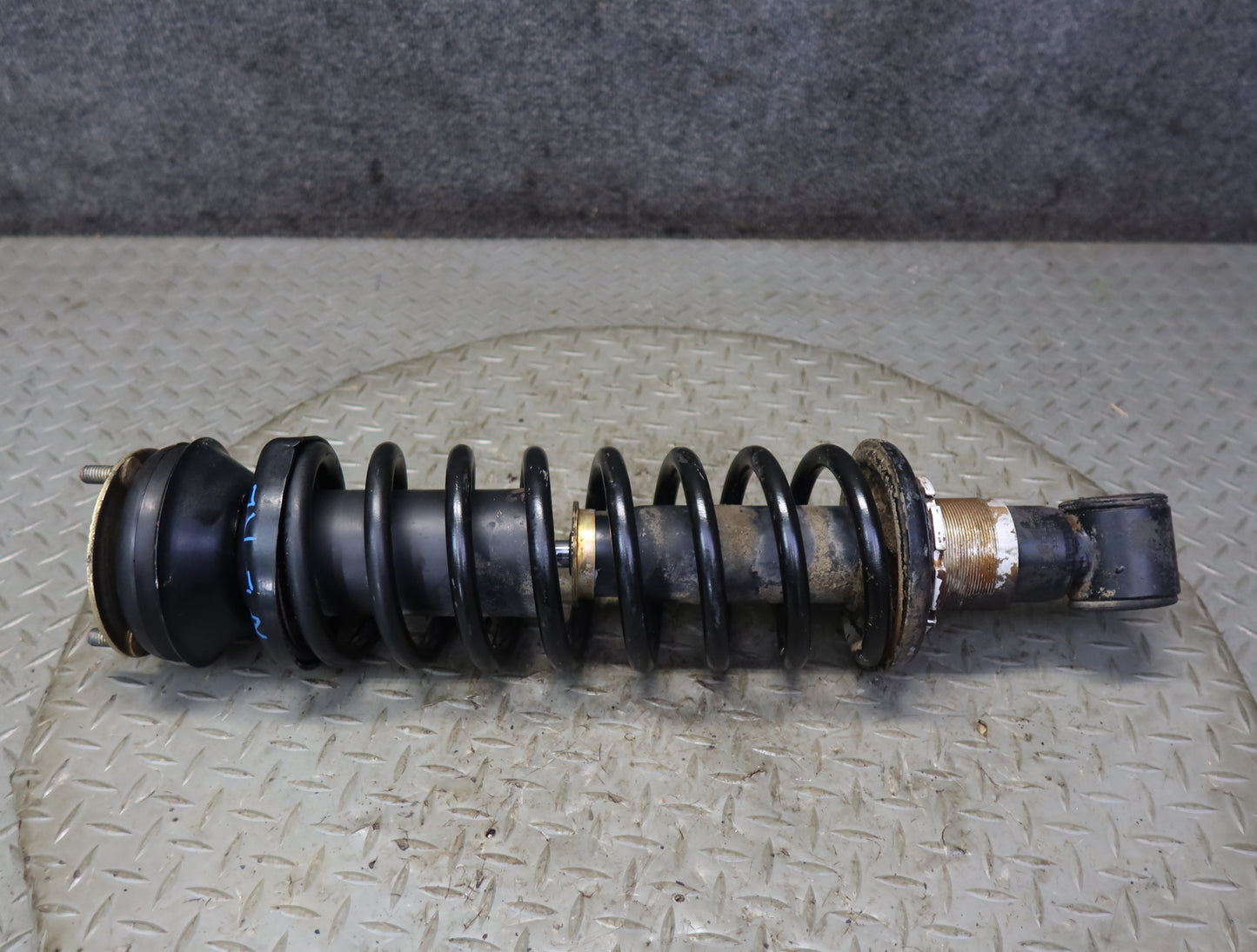 1983-1986 Porsche 928 S Rear Left & Right Shock Strut Absorber Set of 2