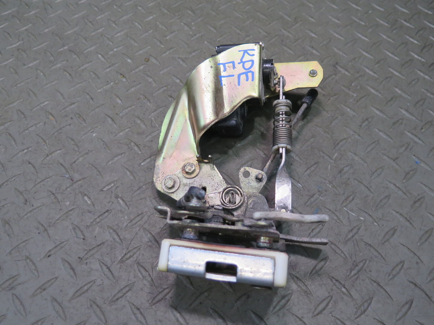 1984-1991 Porsche 928 Left Door Lock Latch Actuator 92853715303
