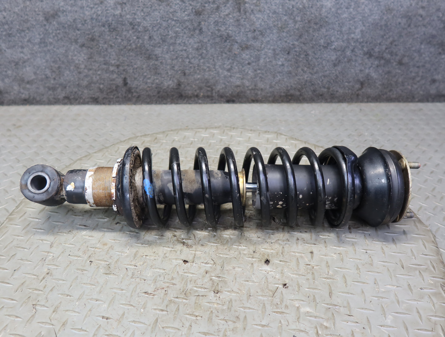 1983-1986 Porsche 928 S Rear Left & Right Shock Strut Absorber Set of 2