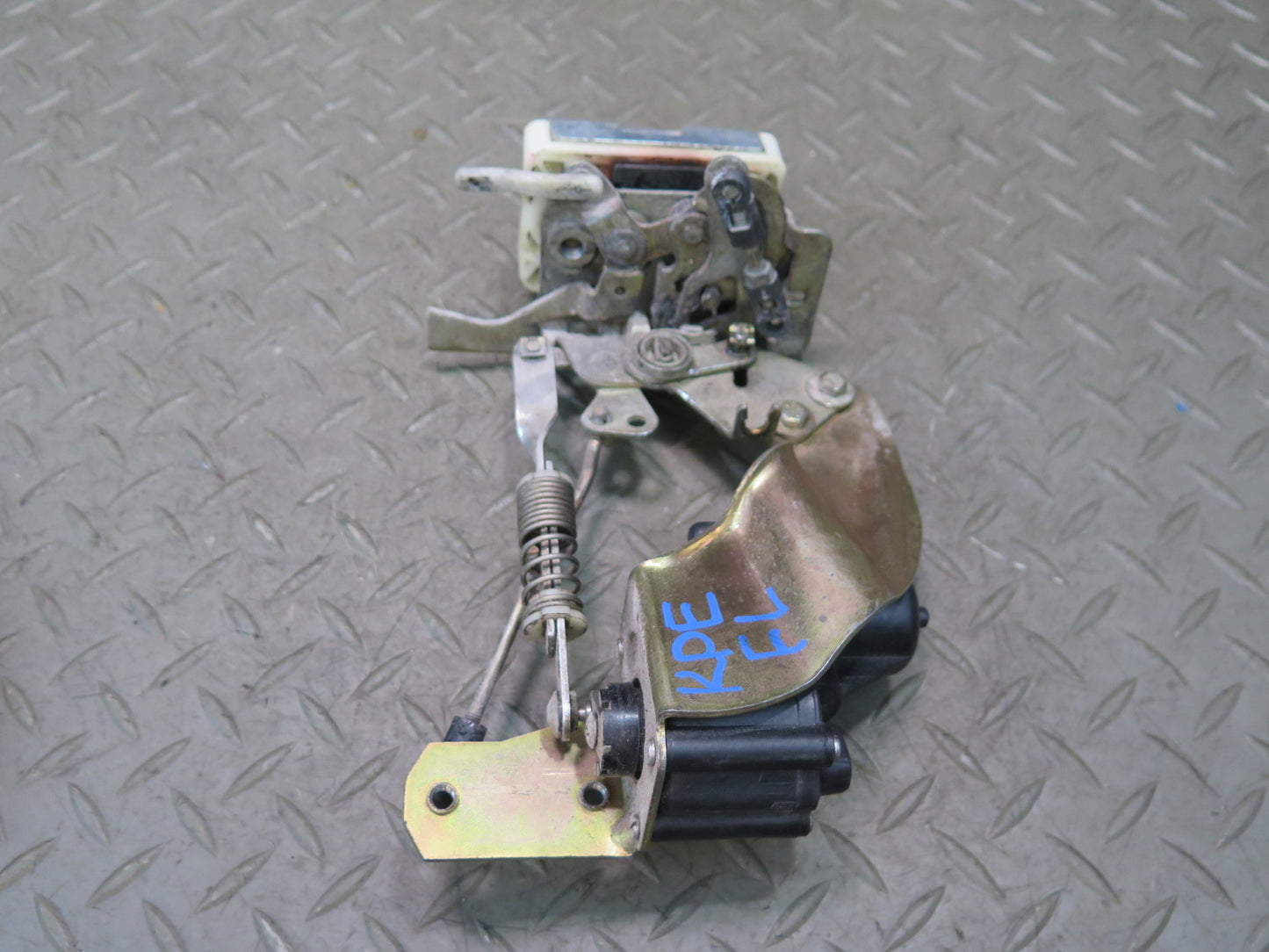 1984-1991 Porsche 928 Left Door Lock Latch Actuator 92853715303