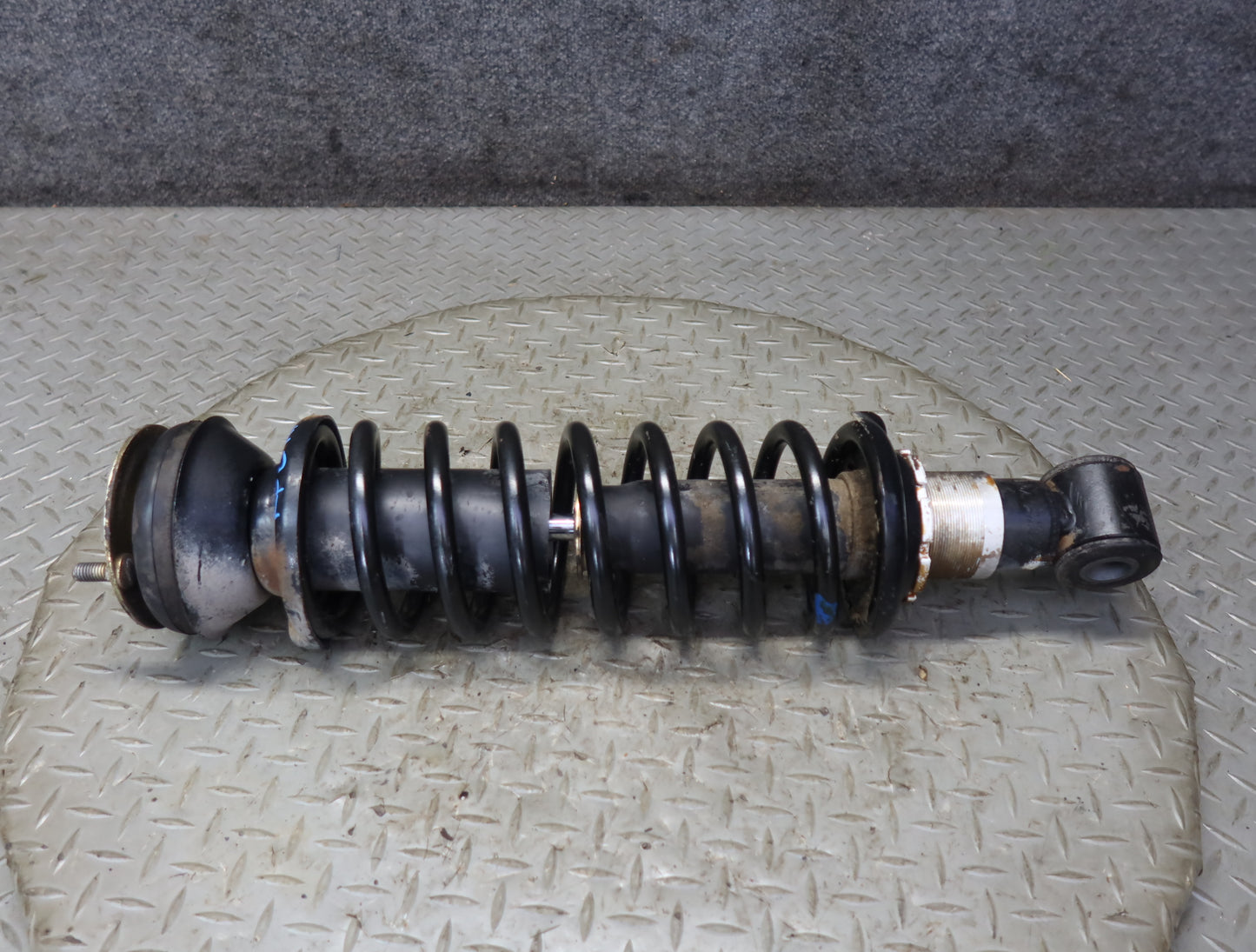 1983-1986 Porsche 928 S Rear Left & Right Shock Strut Absorber Set of 2