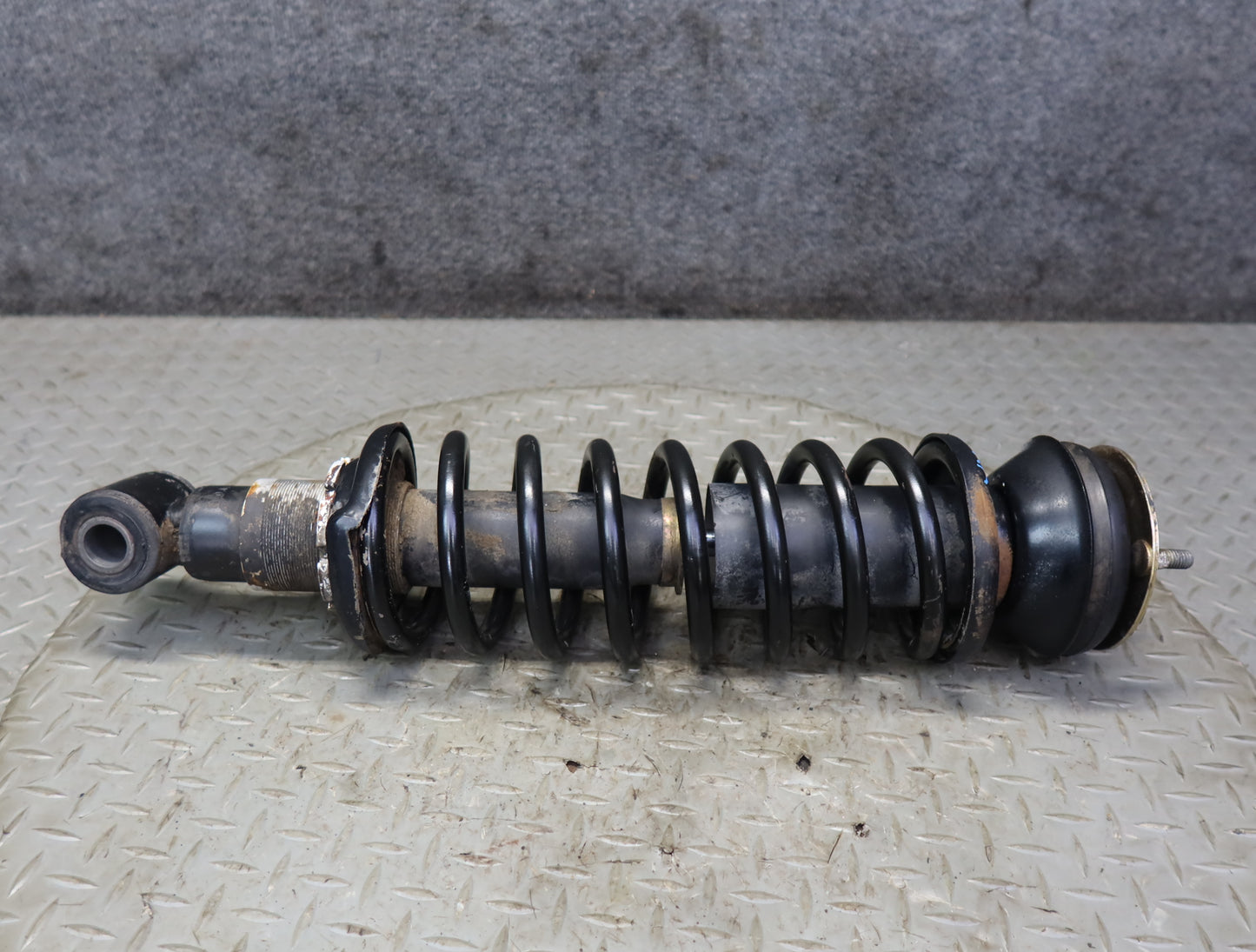 1983-1986 Porsche 928 S Rear Left & Right Shock Strut Absorber Set of 2