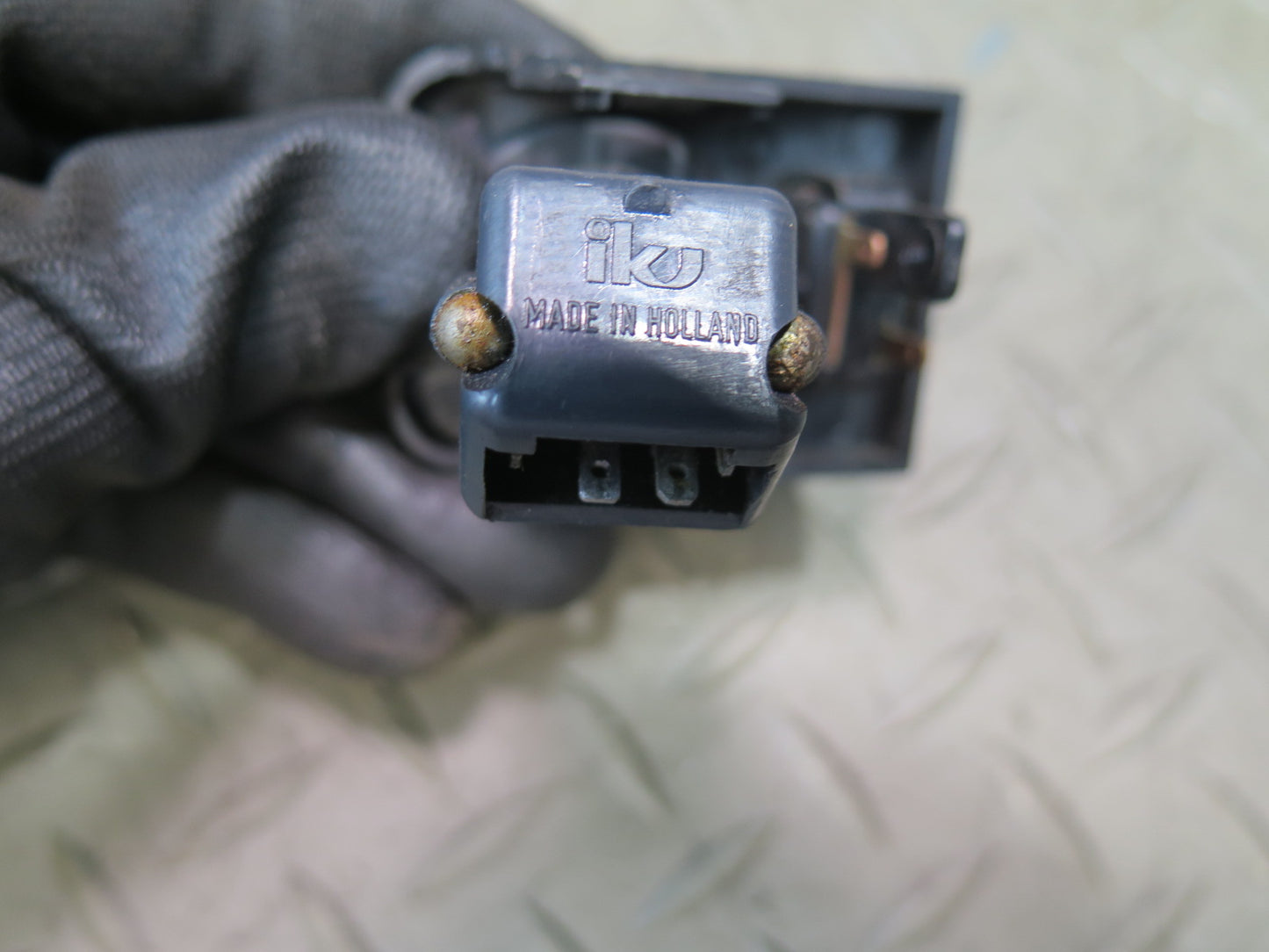 1984-1986 Porsche 928 Power Mirror Adjustment Control Switch W/ Trim