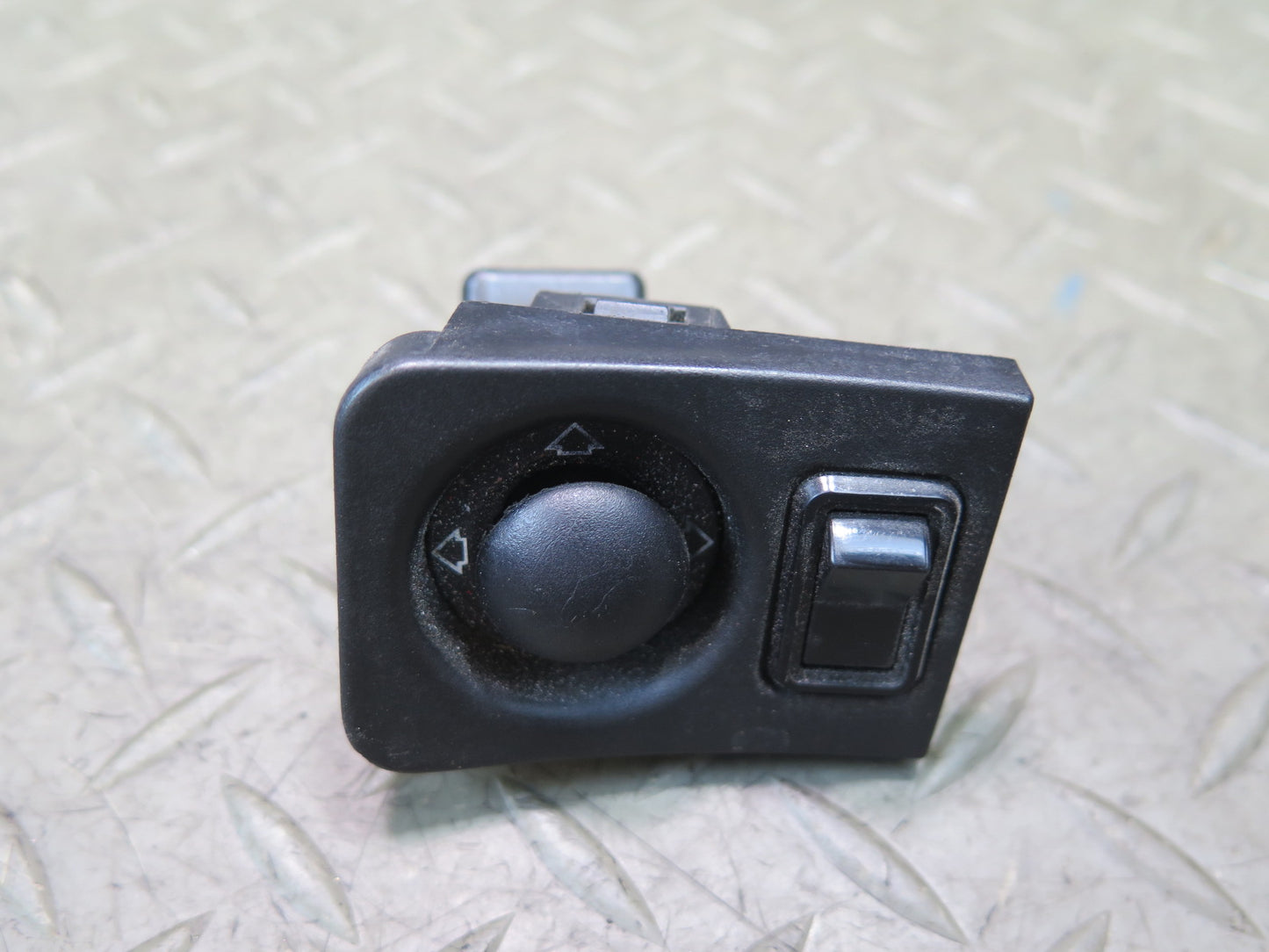1984-1986 Porsche 928 Power Mirror Adjustment Control Switch W/ Trim