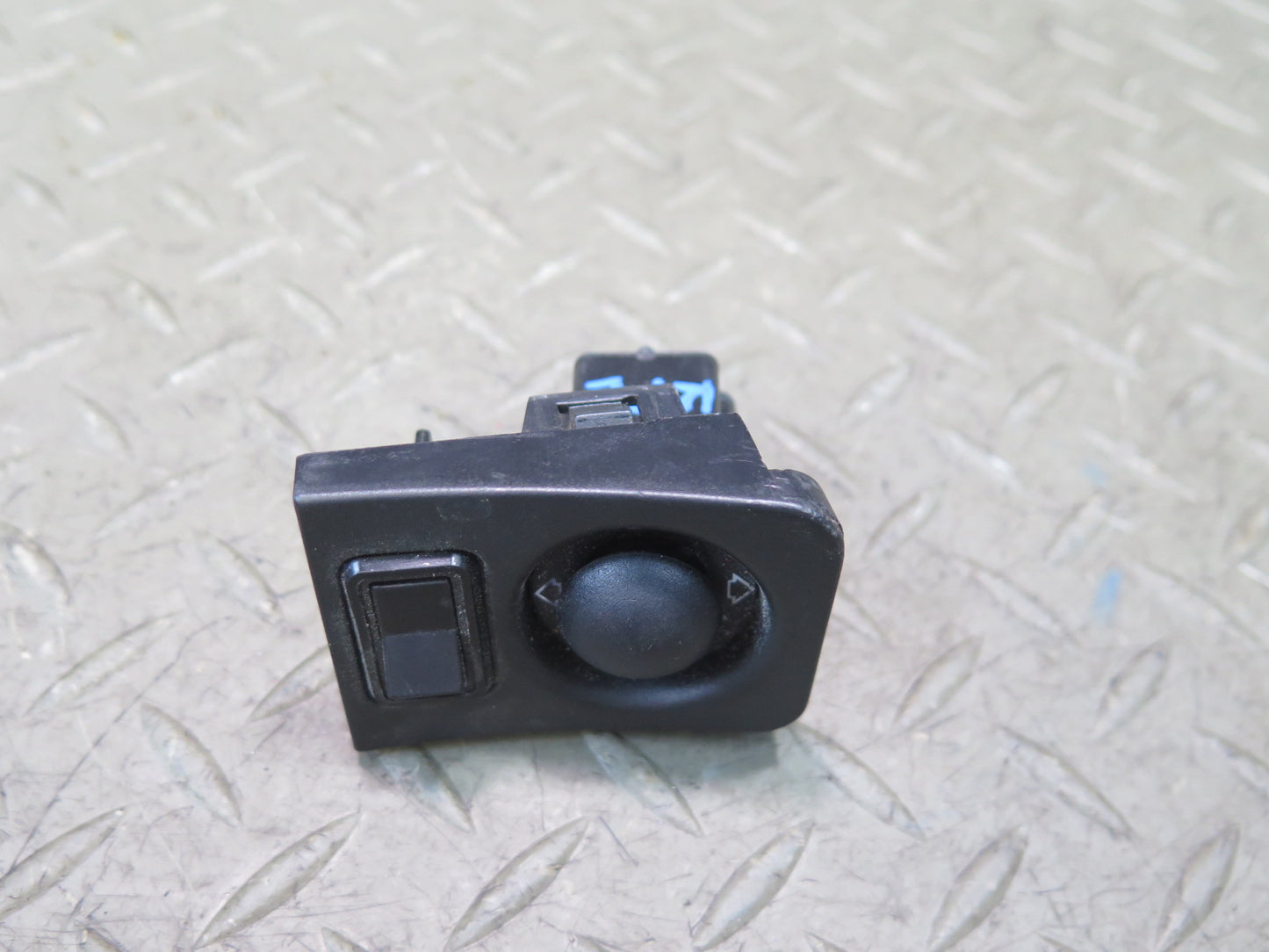 1984-1986 Porsche 928 Power Mirror Adjustment Control Switch W/ Trim