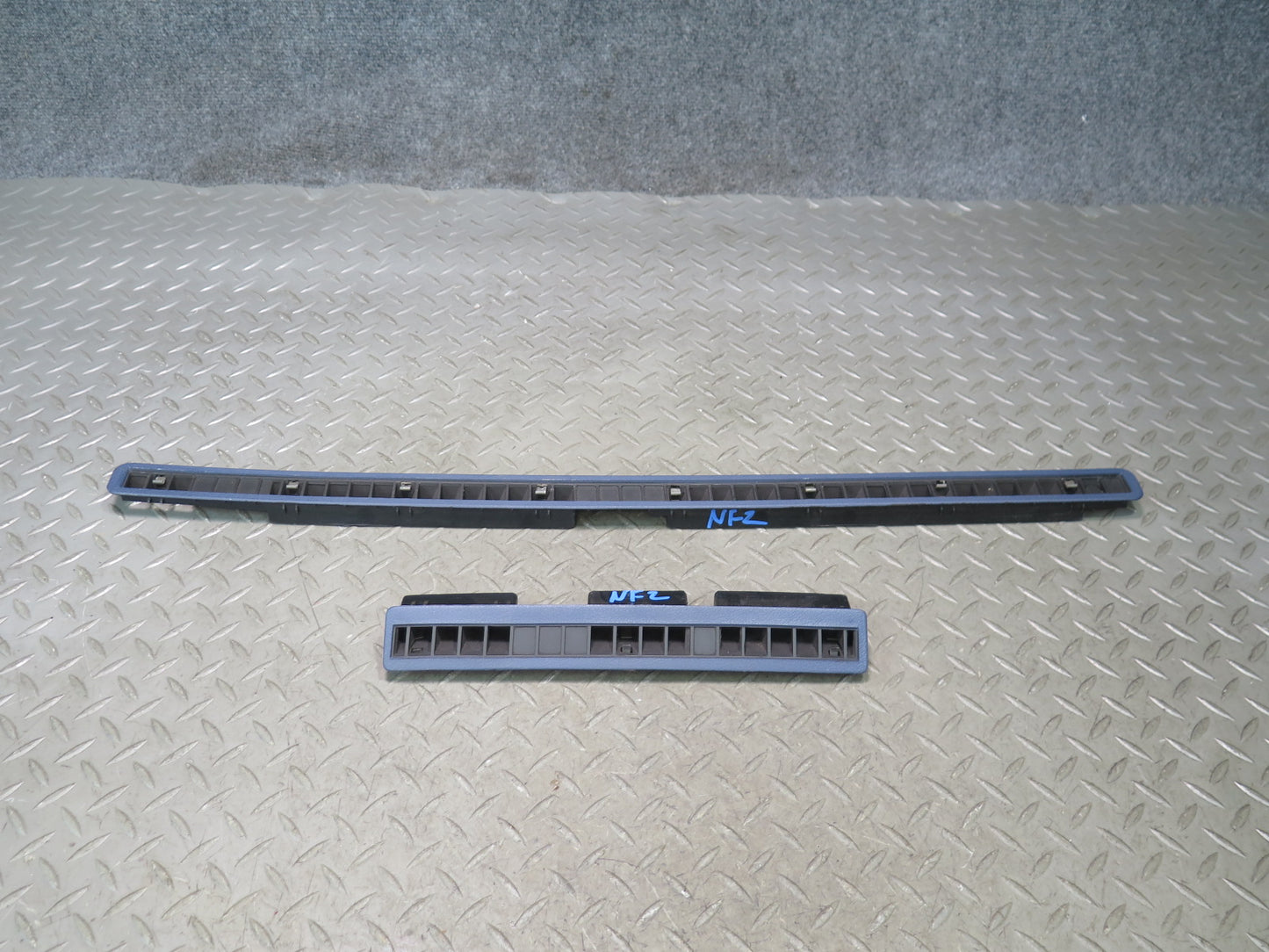 85-87 Nissan Z31 300ZX 2 Dash Windshield Defrost Vent Grille Set Blue OEM