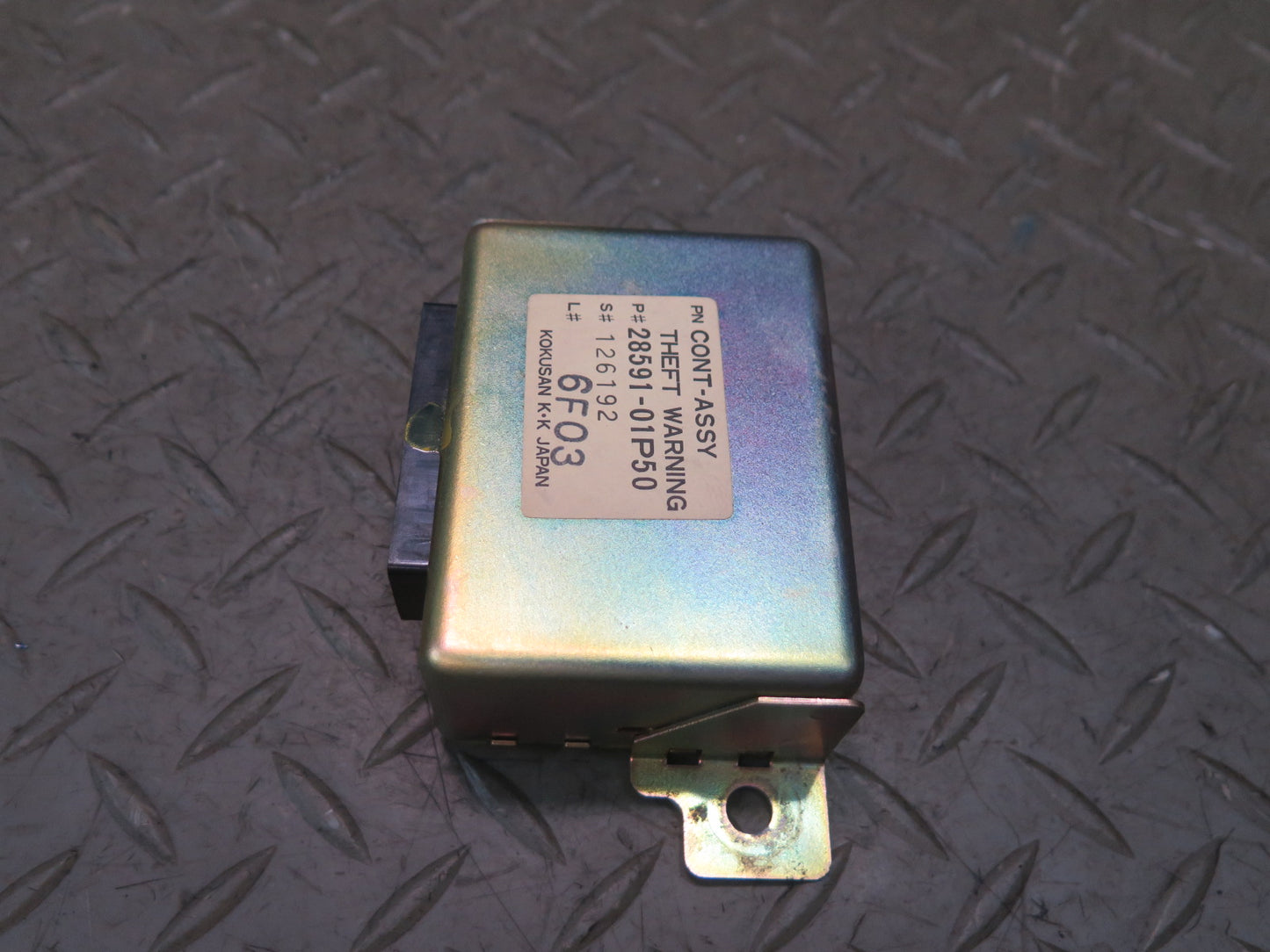 84-86 Nissan Z31 300ZX Theft Warning Control Module 28591-01P50 OEM