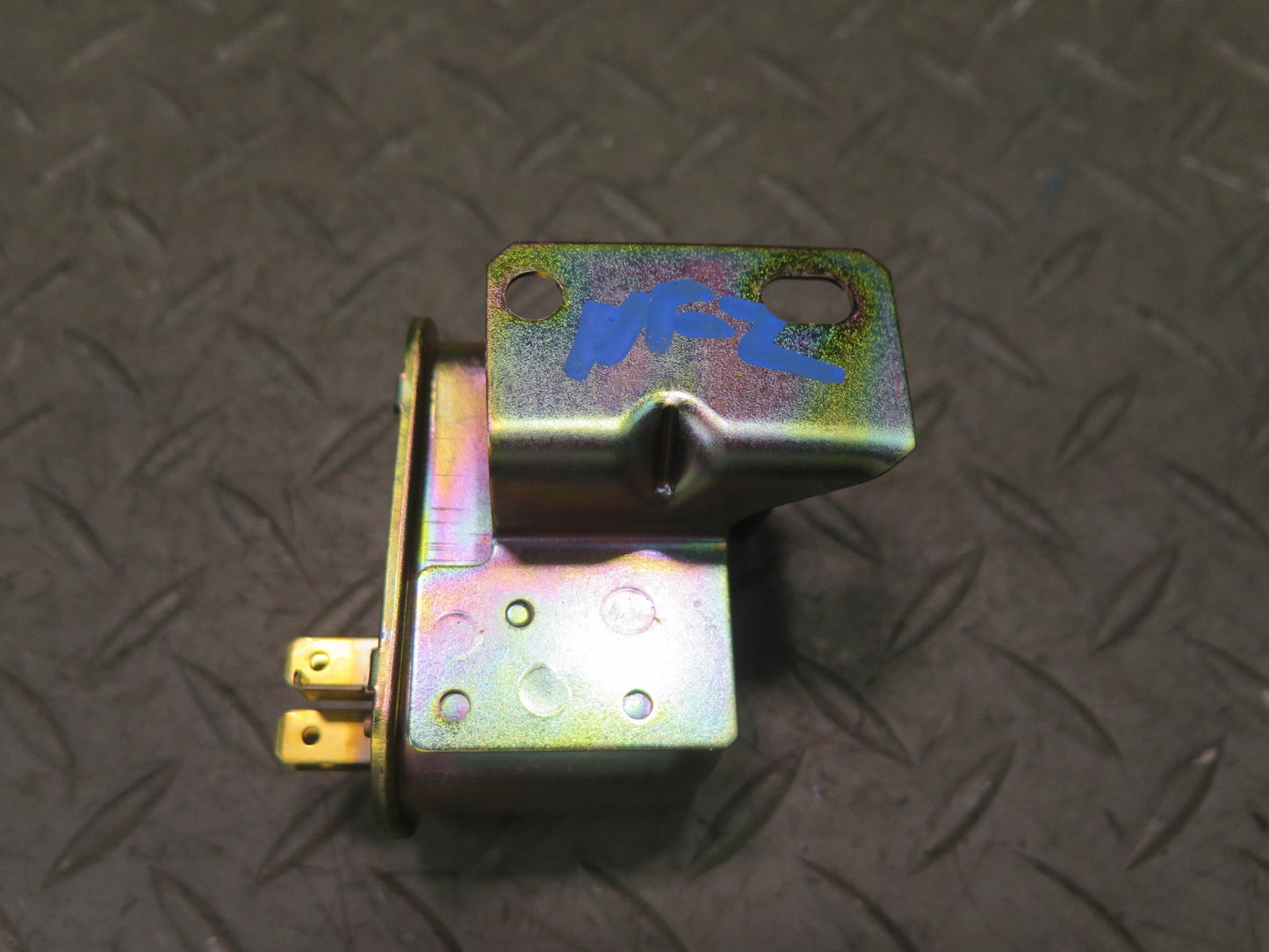 84-89 Nissan Z31 300ZX A/C Compressor Hold Relay 2523001P00 OEM