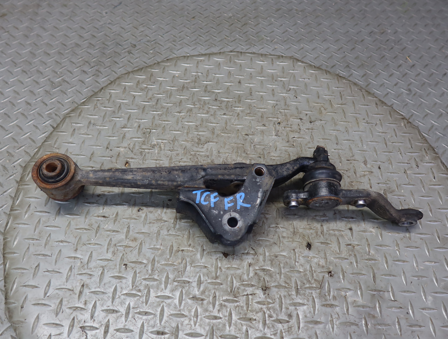 99-01 Toyota Crown JZS175 Set of 3 Front Right Lower & Upper Control Arm OEM