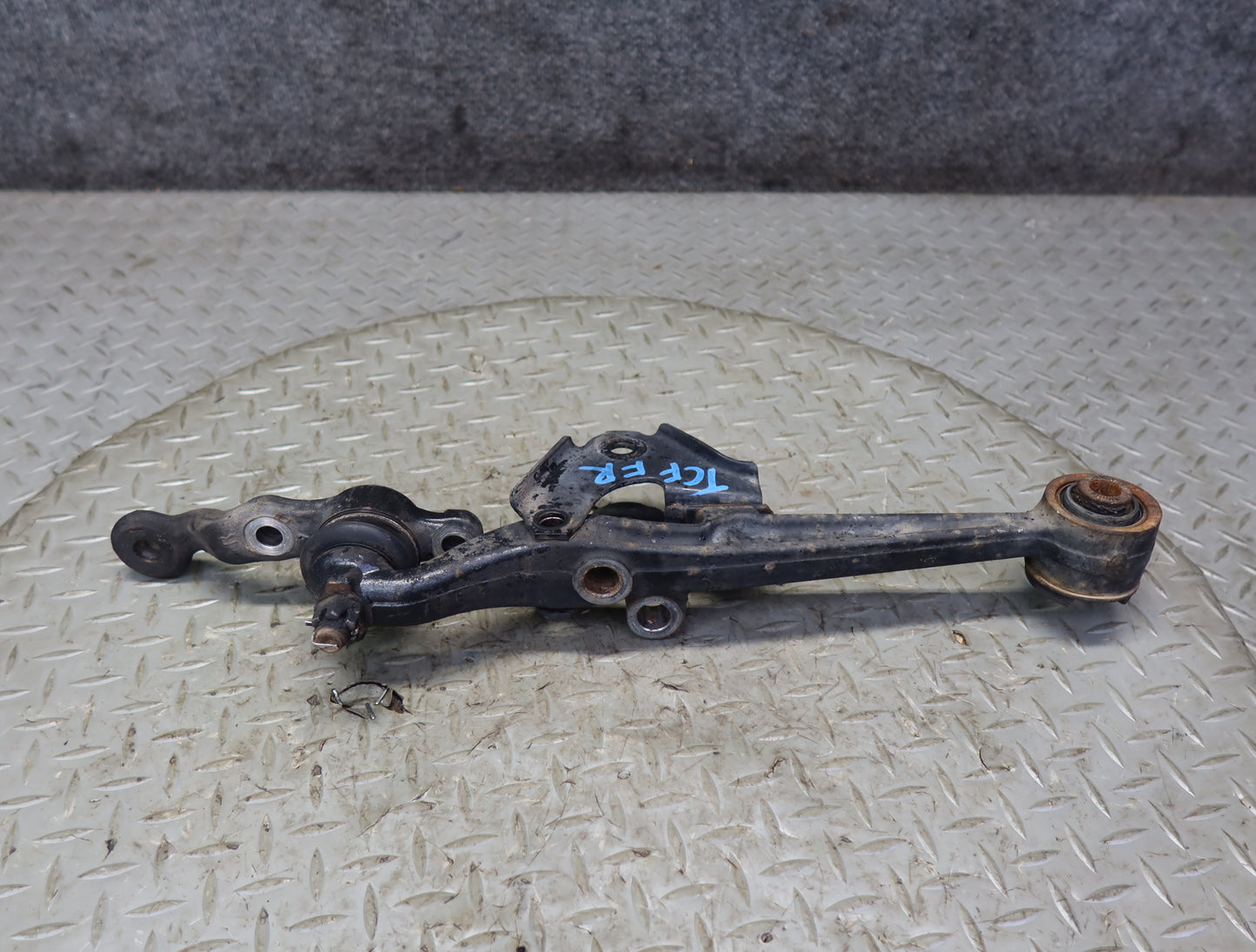 99-01 Toyota Crown JZS175 Set of 3 Front Right Lower & Upper Control Arm OEM