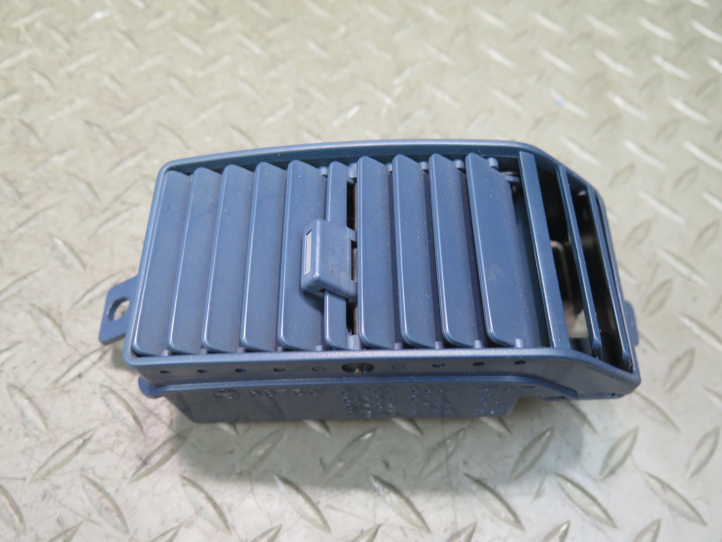84-86 Nissan Z31 300ZX Set of 2 Dash Front Left & Right A/C Air Vent Blue OEM