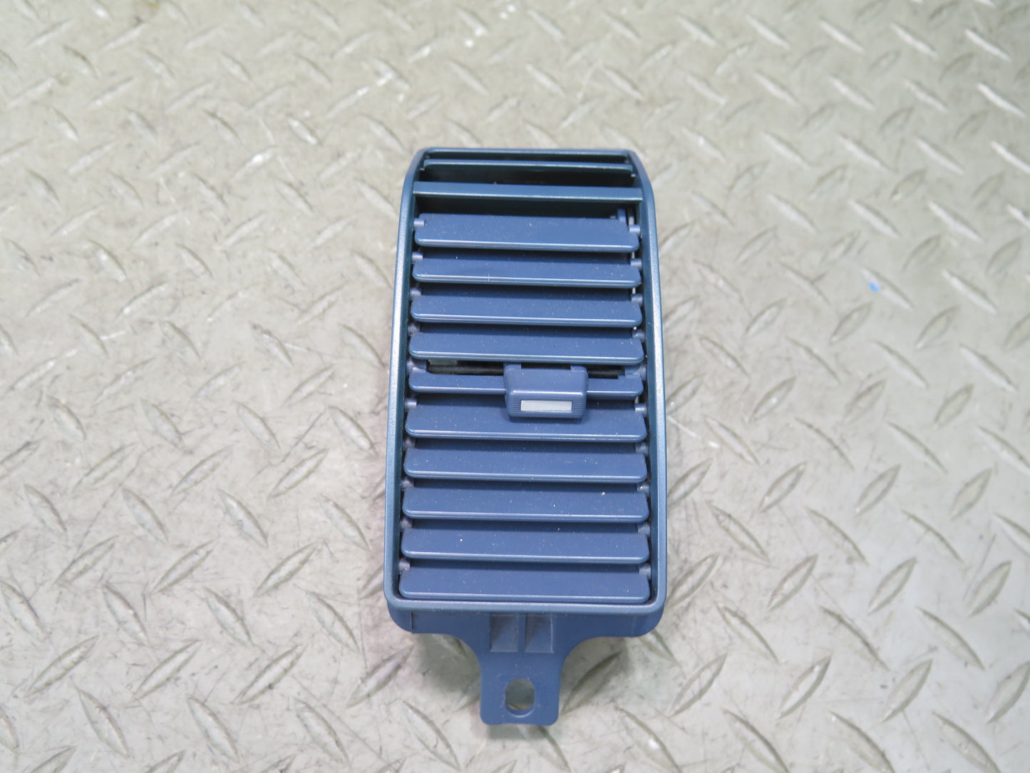 84-86 Nissan Z31 300ZX Set of 2 Dash Front Left & Right A/C Air Vent Blue OEM