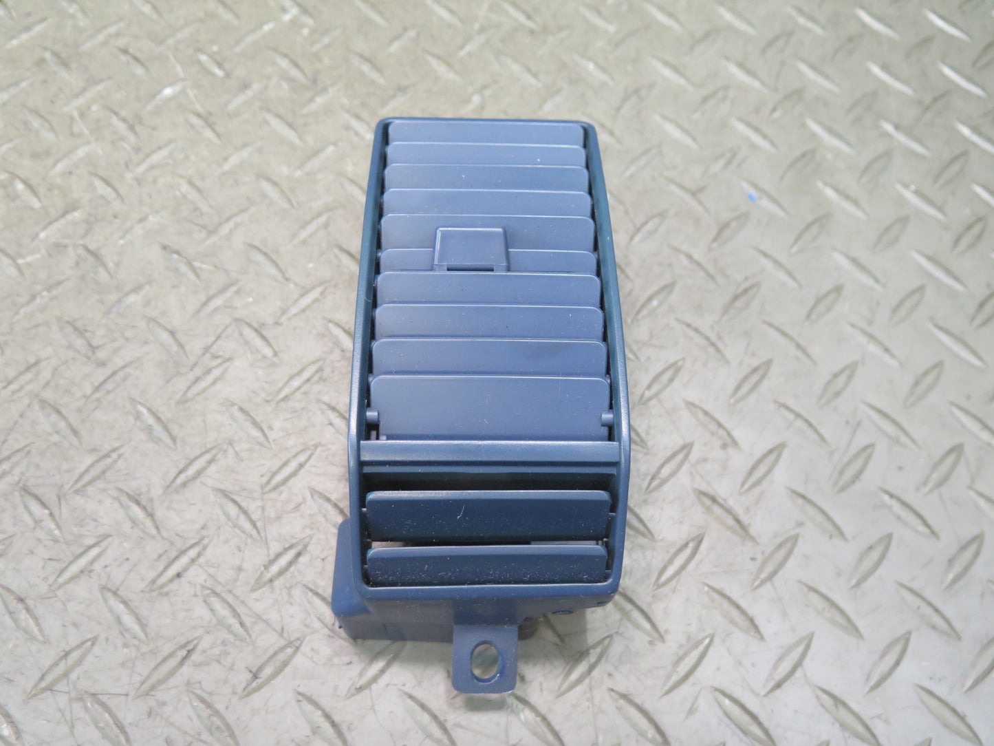 84-86 Nissan Z31 300ZX Set of 2 Dash Front Left & Right A/C Air Vent Blue OEM