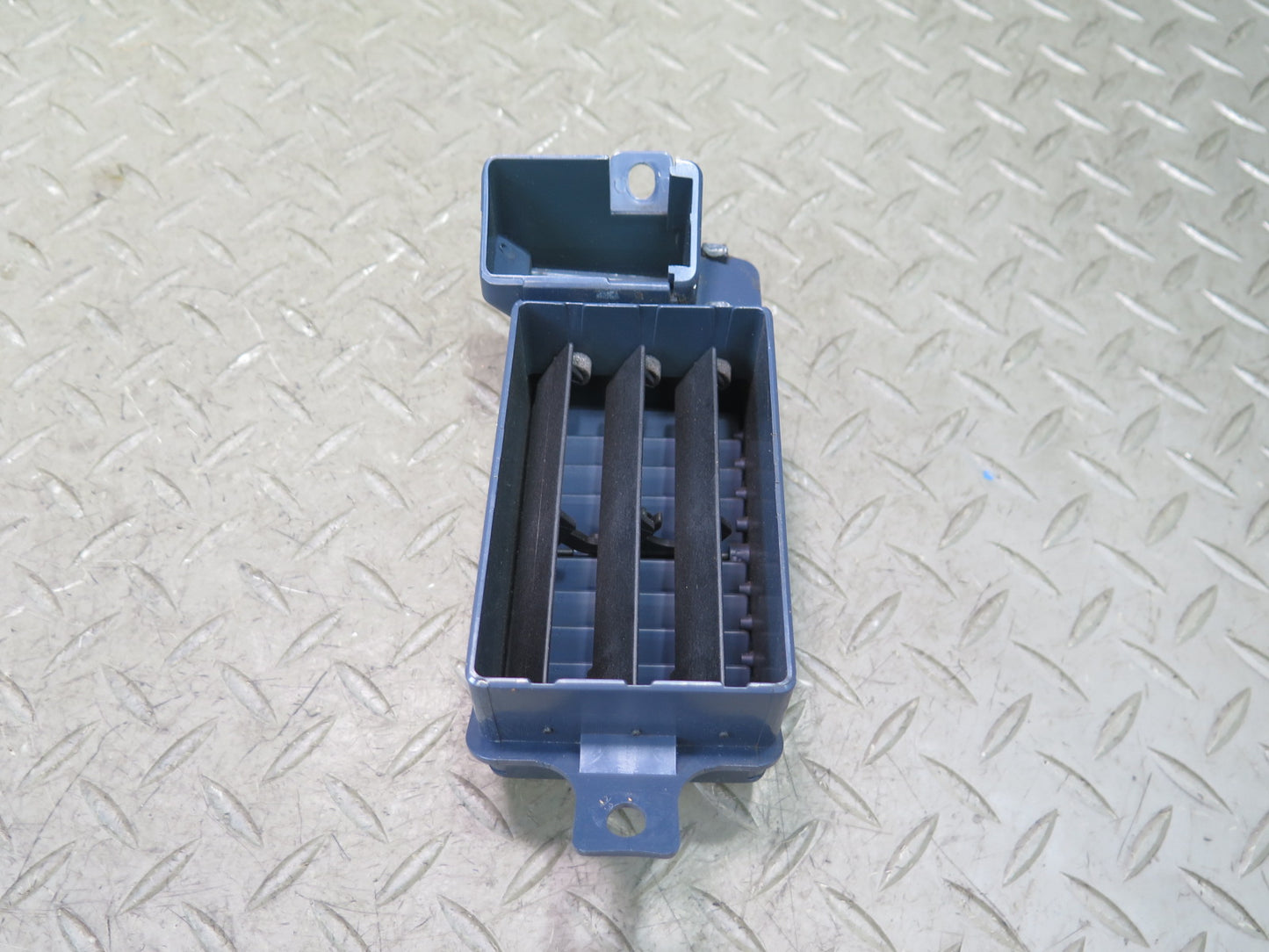 84-86 Nissan Z31 300ZX Set of 2 Dash Front Left & Right A/C Air Vent Blue OEM