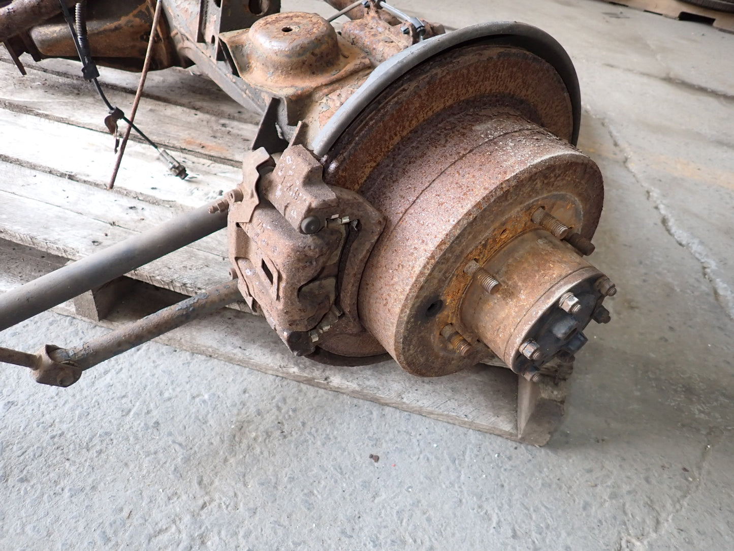 96-97 Lexus LX450 4WD Rear Axle Wheel Hub Differential Carrier 4.10 Ratio w ABS