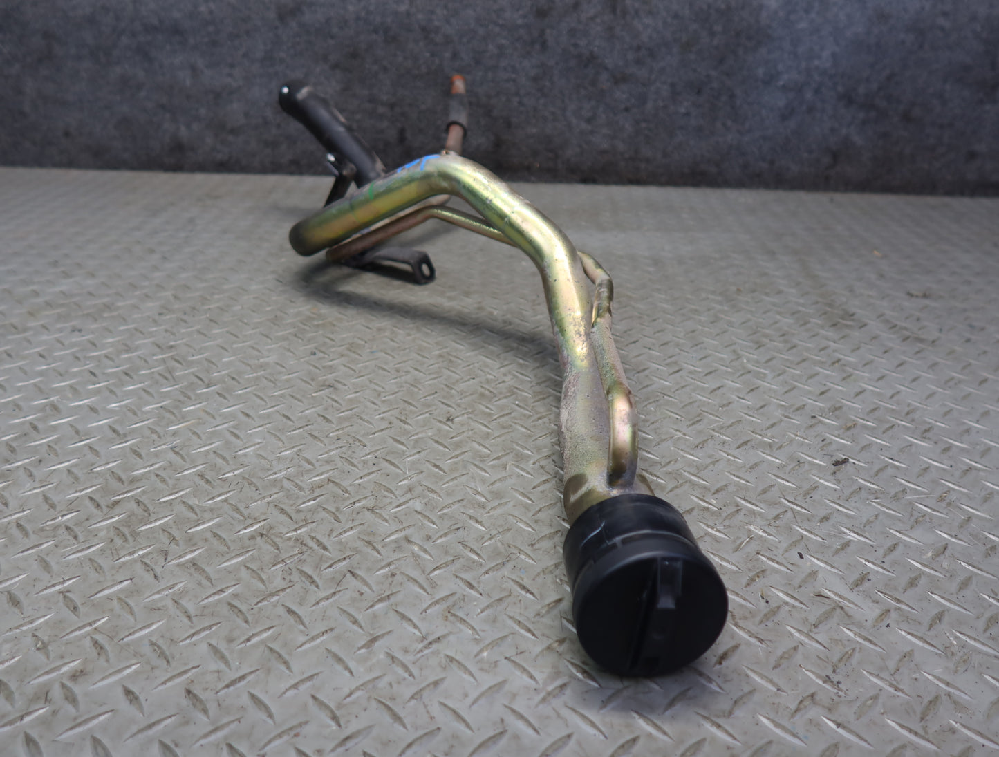 99-01 Toyota Crown JZS175 Fuel Filler Neck Pipe w Fuel Cap OEM