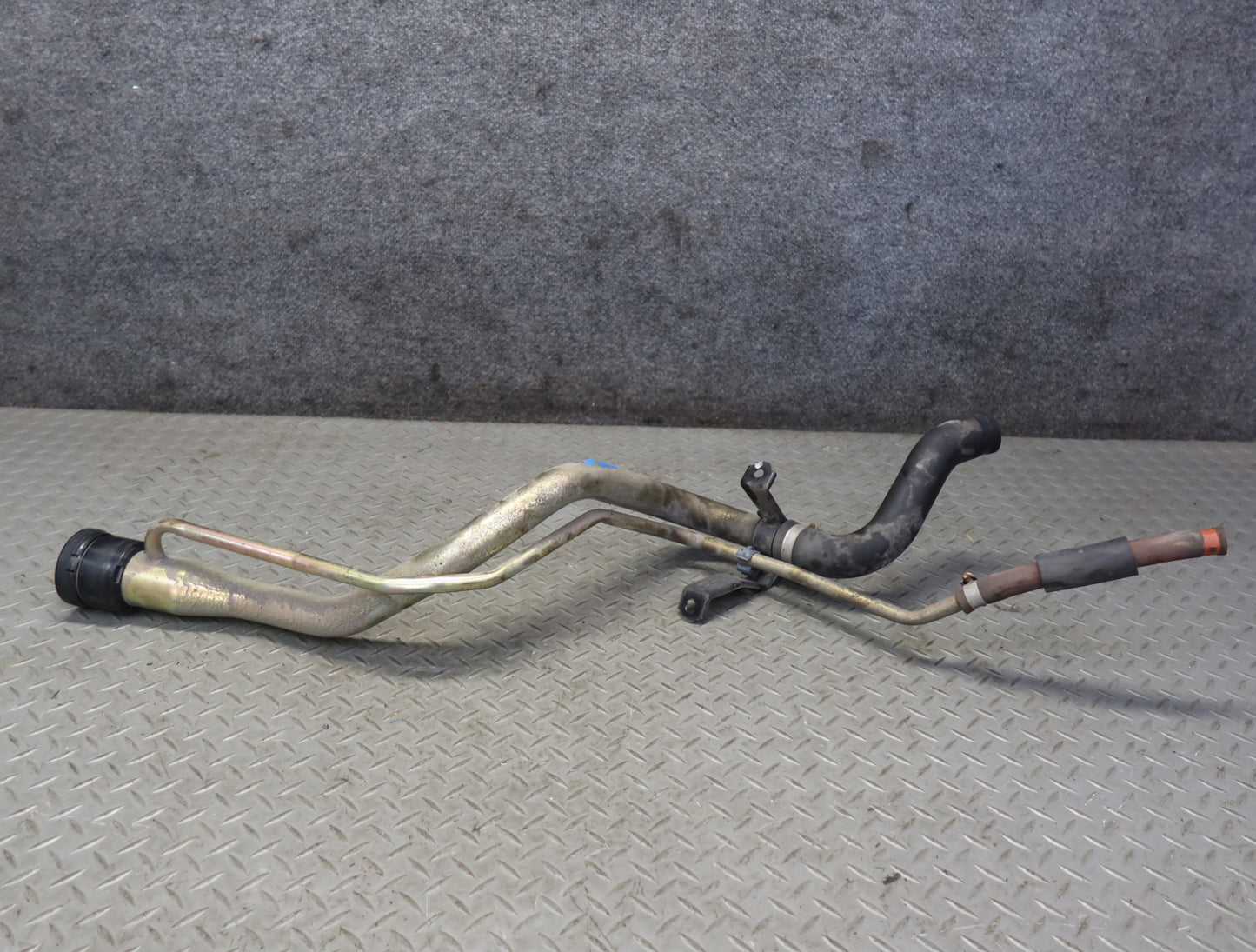 99-01 Toyota Crown JZS175 Fuel Filler Neck Pipe w Fuel Cap OEM