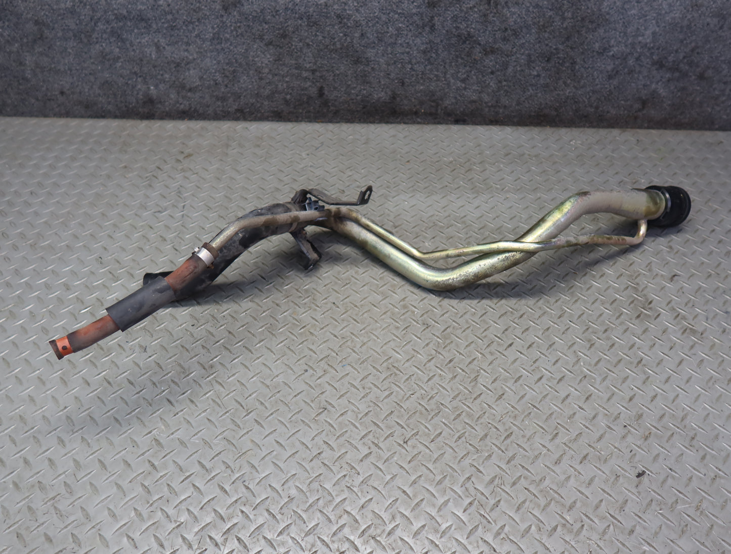 99-01 Toyota Crown JZS175 Fuel Filler Neck Pipe w Fuel Cap OEM