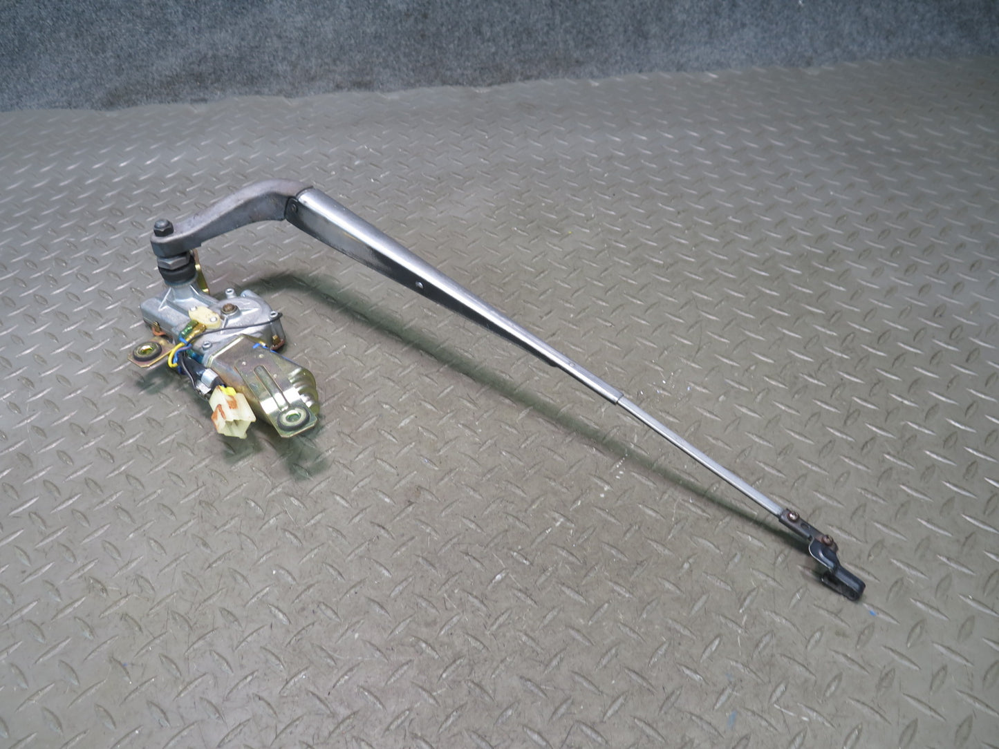 84-89 Nissan Z31 300ZX 2+0 Rear Hatch Wiper Motor w Arm 28710-01P00 OEM