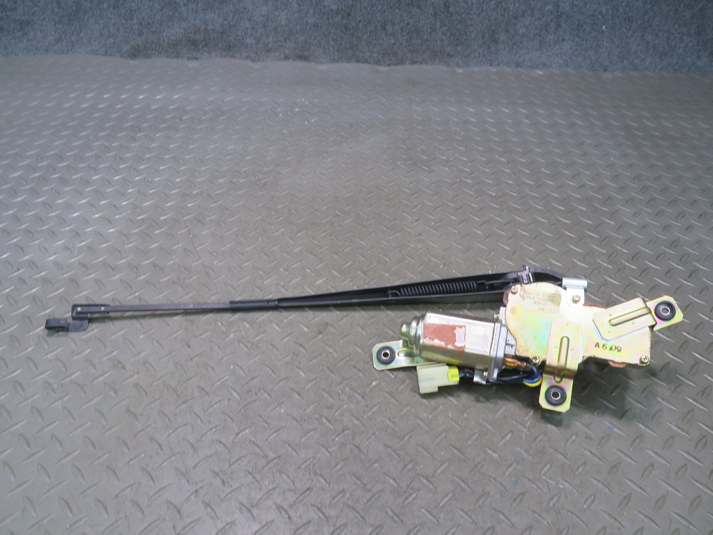 84-89 Nissan Z31 300ZX 2+0 Rear Hatch Wiper Motor w Arm 28710-01P00 OEM