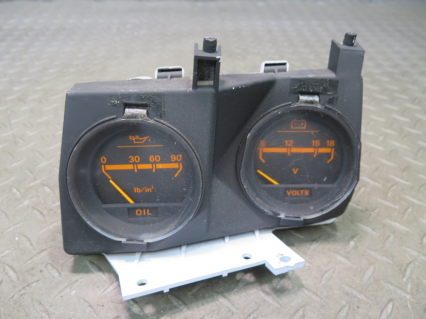 84-86 Nissan Z31 300ZX Battery Voltage Oil Pressure Meter Gauge OEM