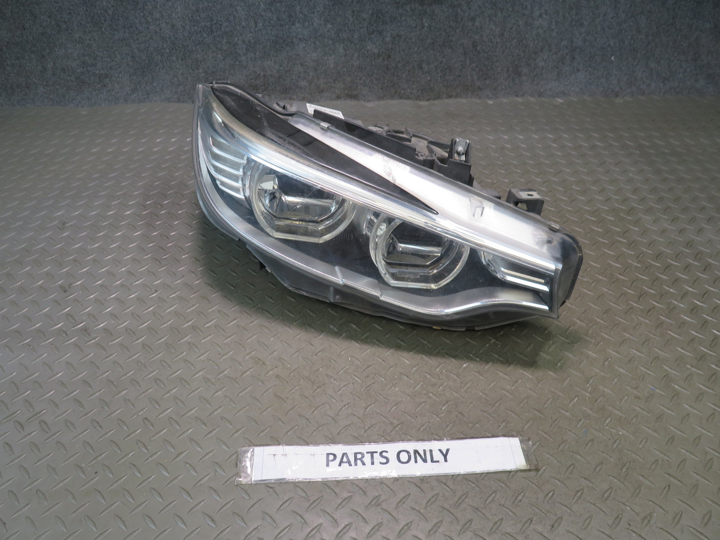 2015-17 BMW F82 F32 F33 Front Right Xenon HID Headlight Lamp W/ Ballast Damaged