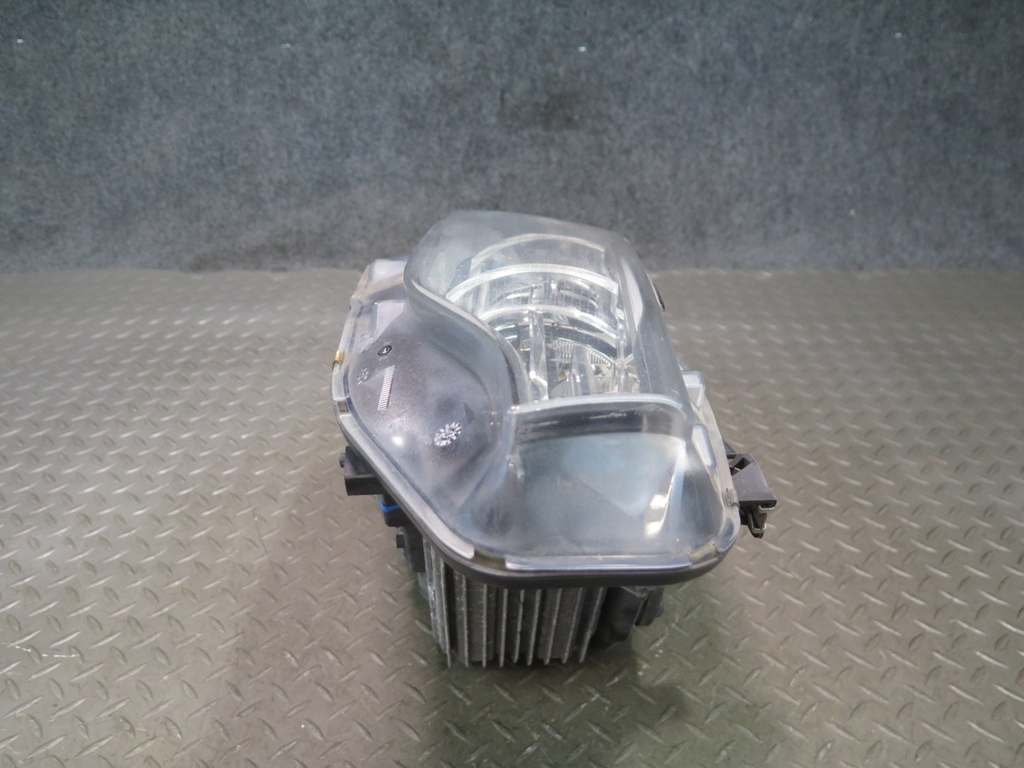 2015-17 BMW F82 F32 F33 Front Right Xenon HID Headlight Lamp W/ Ballast Damaged