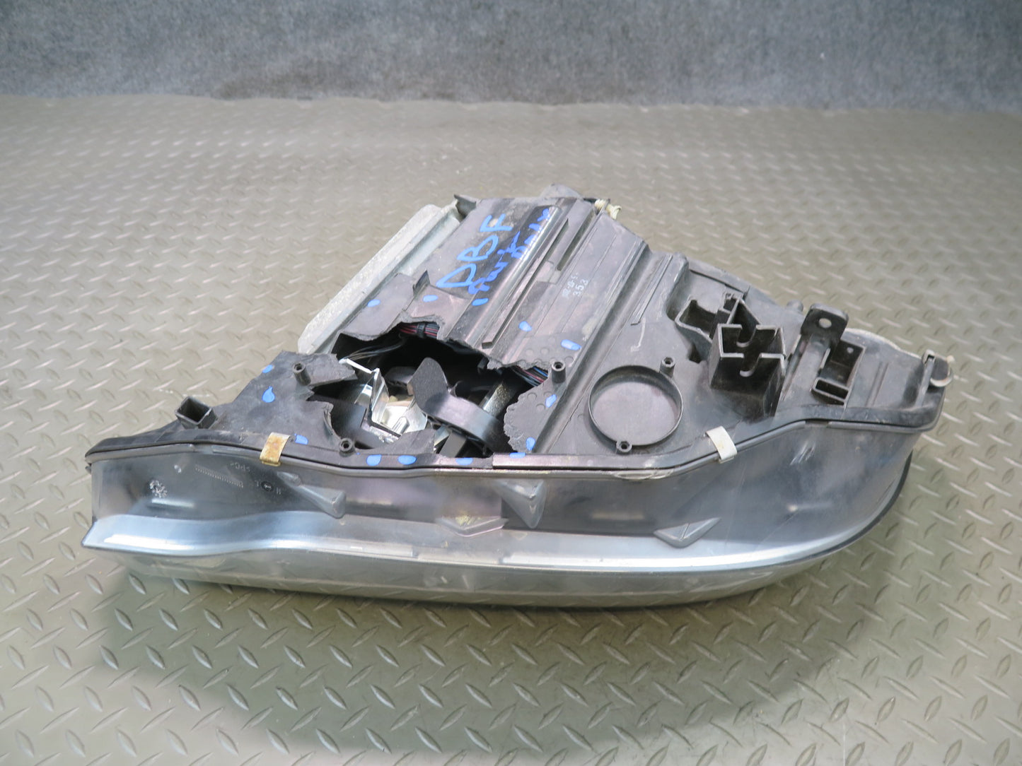 2015-17 BMW F82 F32 F33 Front Right Xenon HID Headlight Lamp W/ Ballast Damaged