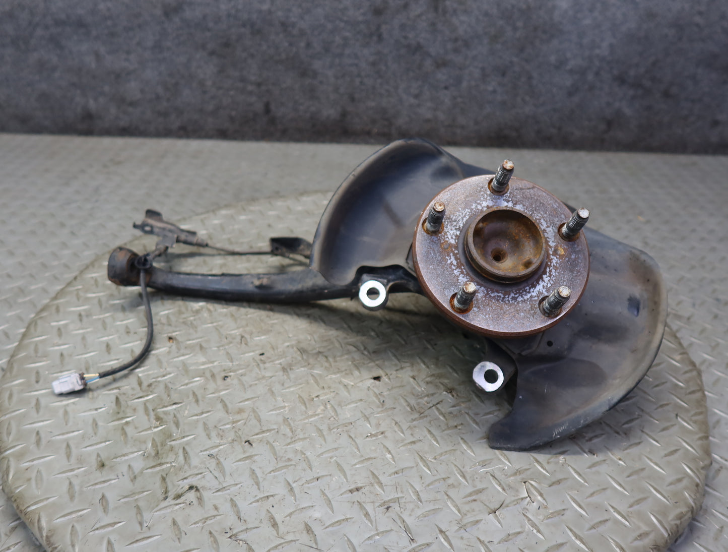 99-01 Toyota Crown JZS175 Front Right Knuckle Wheel Hub Bearing 51K Miles OEM