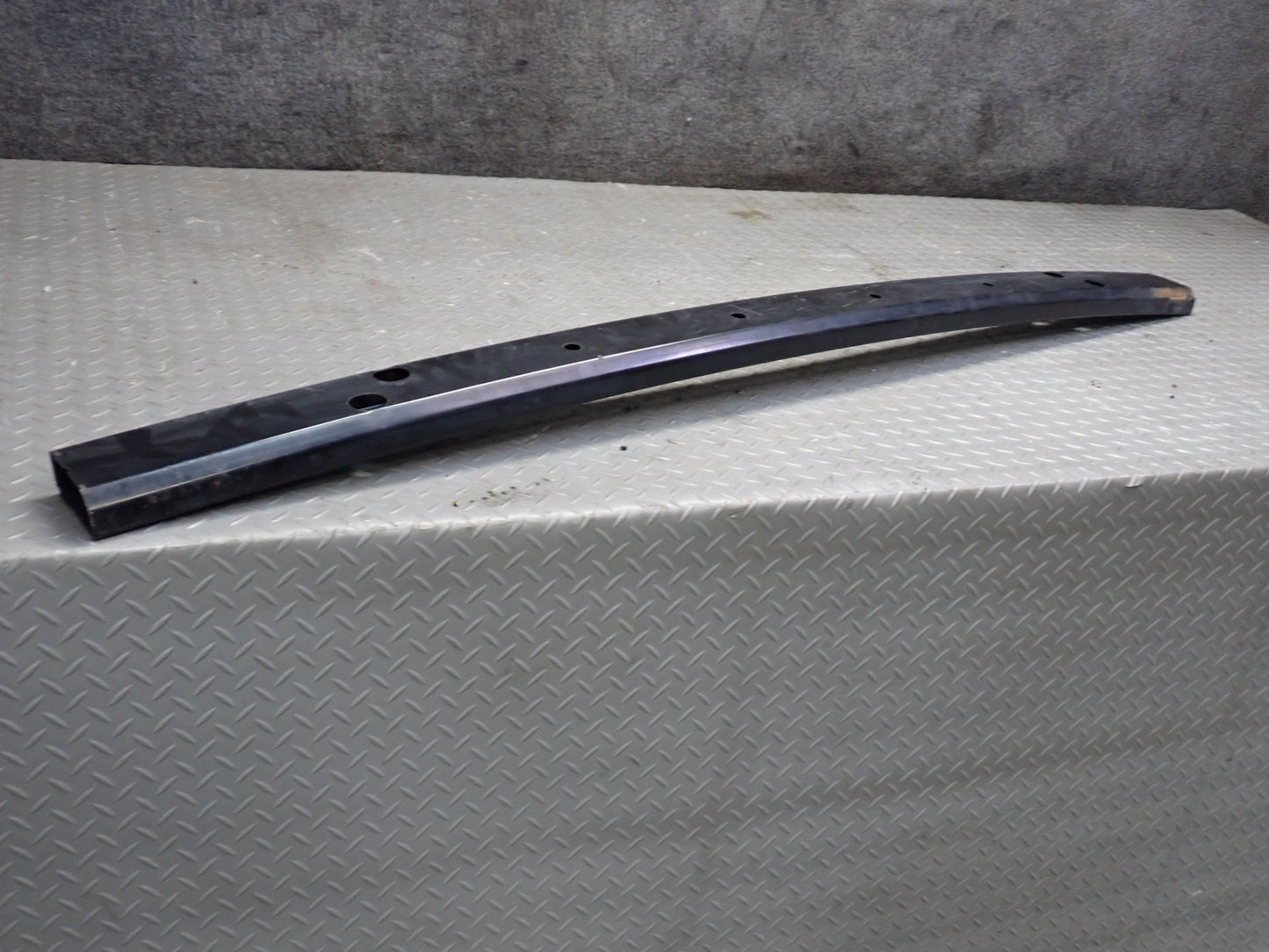 99-01 Toyota Crown JZS175 Rear Bumper Impact Reinforcement Bar w Foam Set OEM