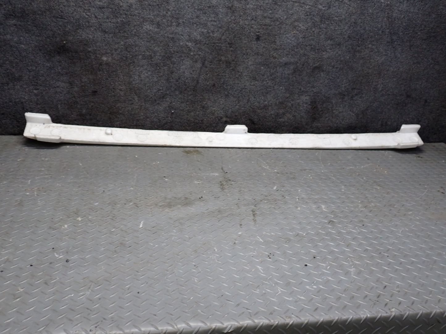 99-01 Toyota Crown JZS175 Rear Bumper Impact Reinforcement Bar w Foam Set OEM