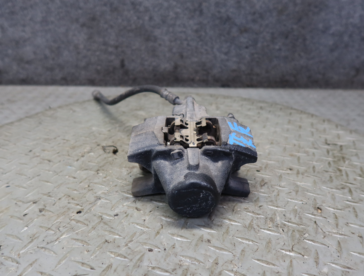 99-01 Toyota Crown JZS175 2JZFSE Rear Left & Right Brake Caliper Set OEM