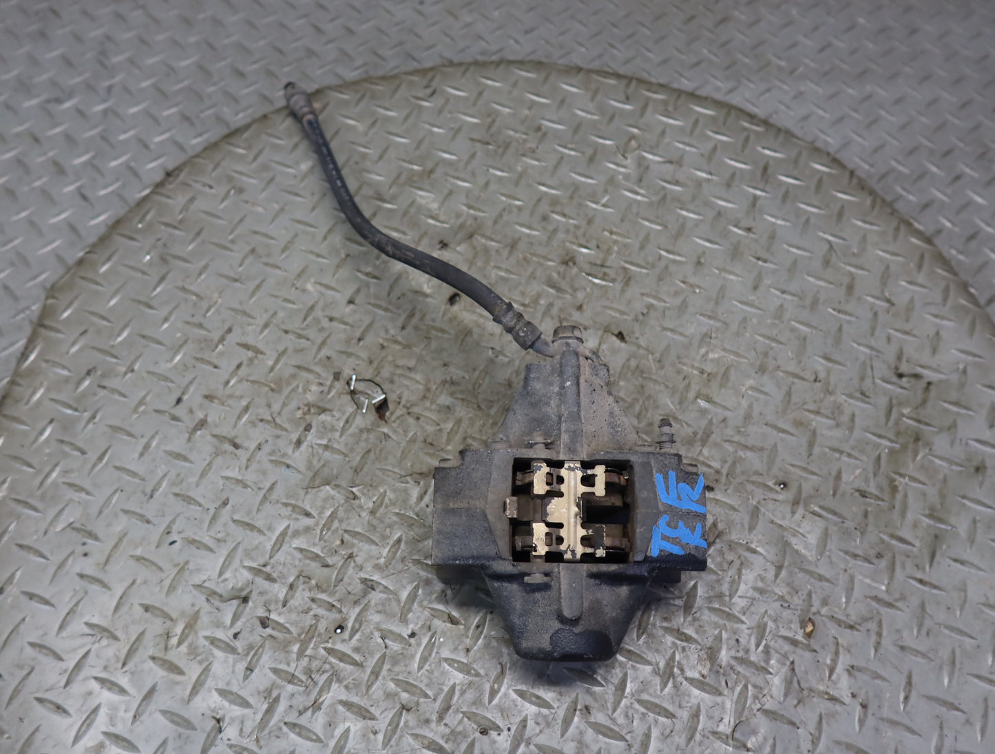 99-01 Toyota Crown JZS175 2JZFSE Rear Left & Right Brake Caliper Set OEM