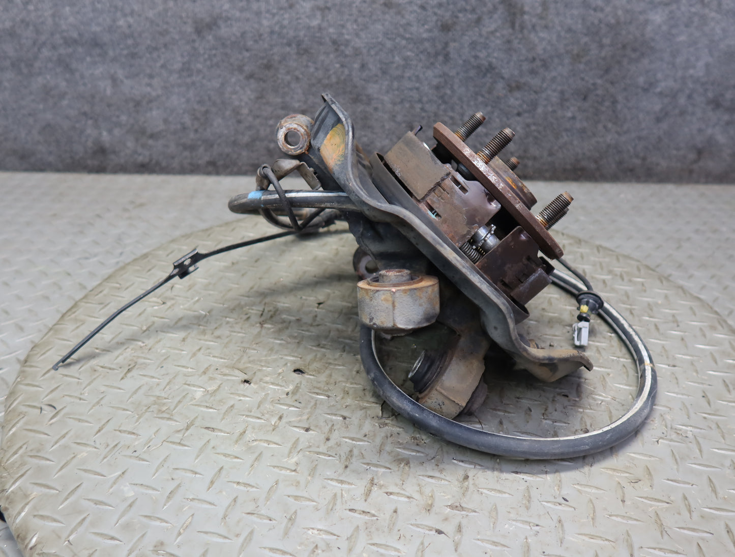 99-01 Toyota Crown JZS175 Rear Left Knuckle Wheel Hub Bearing 51K Miles OEM