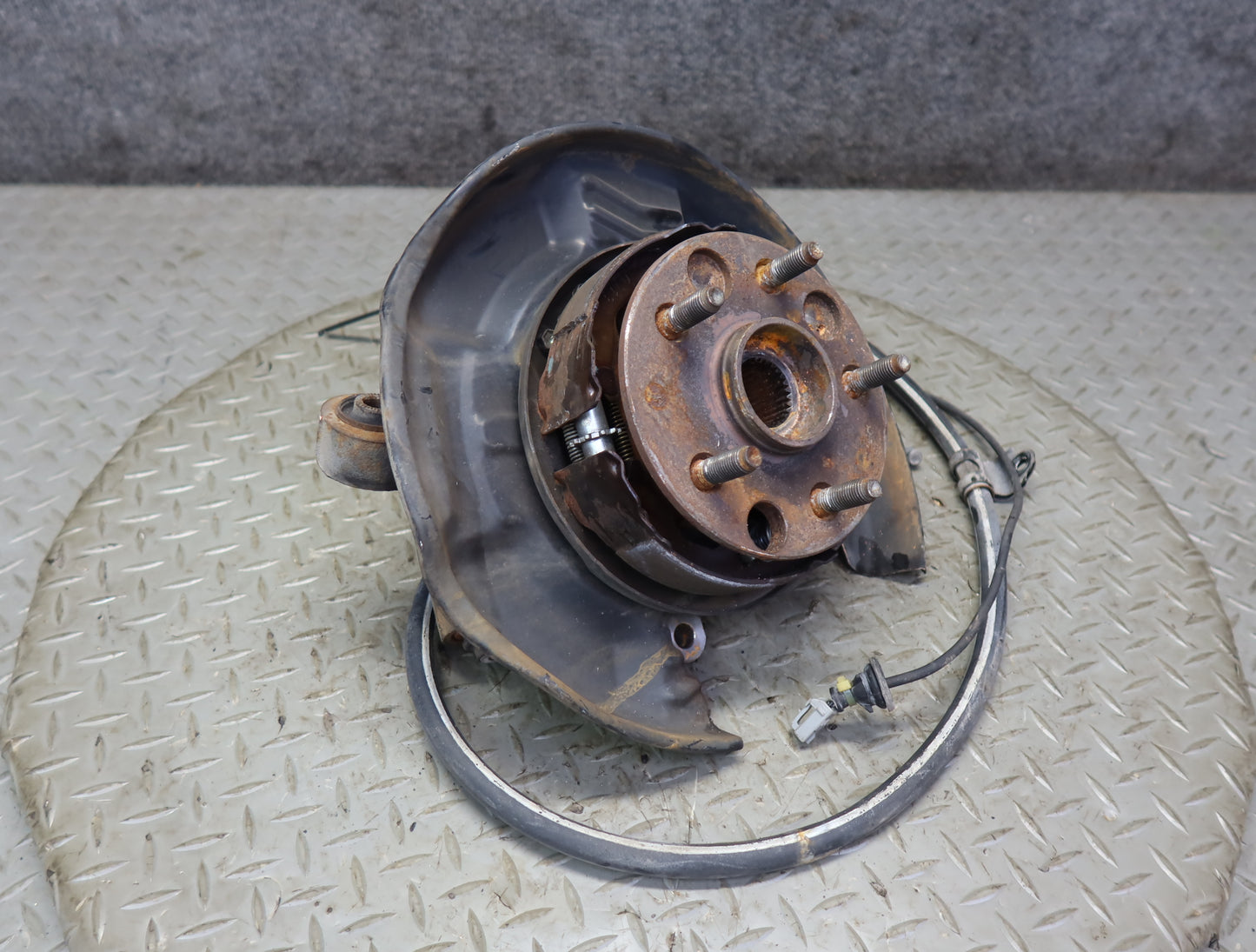 99-01 Toyota Crown JZS175 Rear Left Knuckle Wheel Hub Bearing 51K Miles OEM